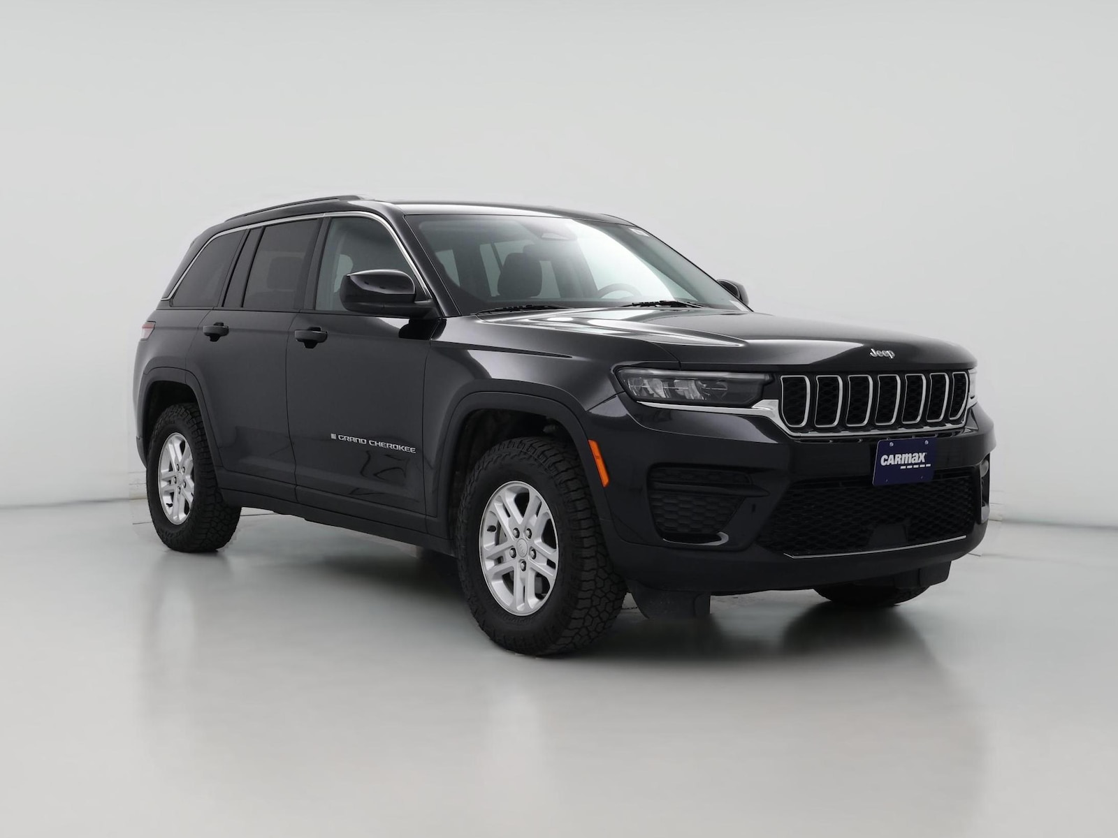 2023 Jeep Grand Cherokee Laredo - Photo 1