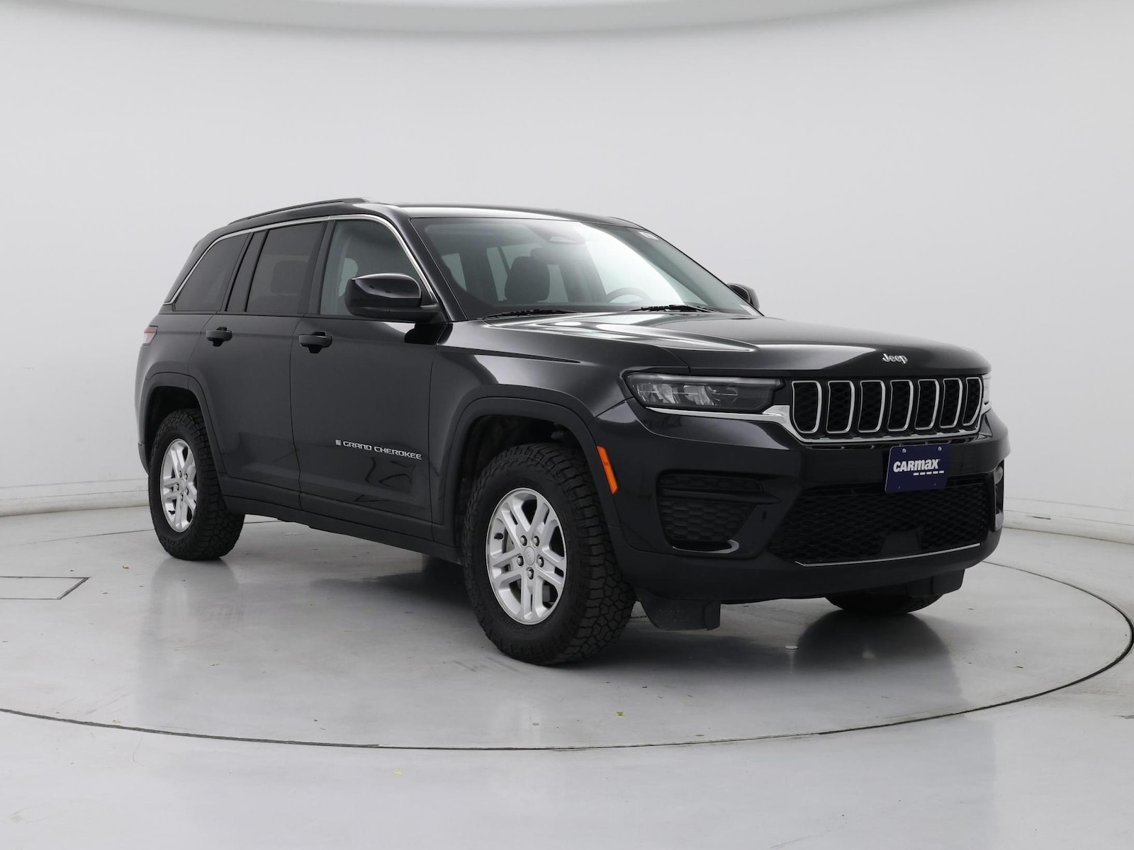 2023 Jeep Grand Cherokee Laredo - Photo 2