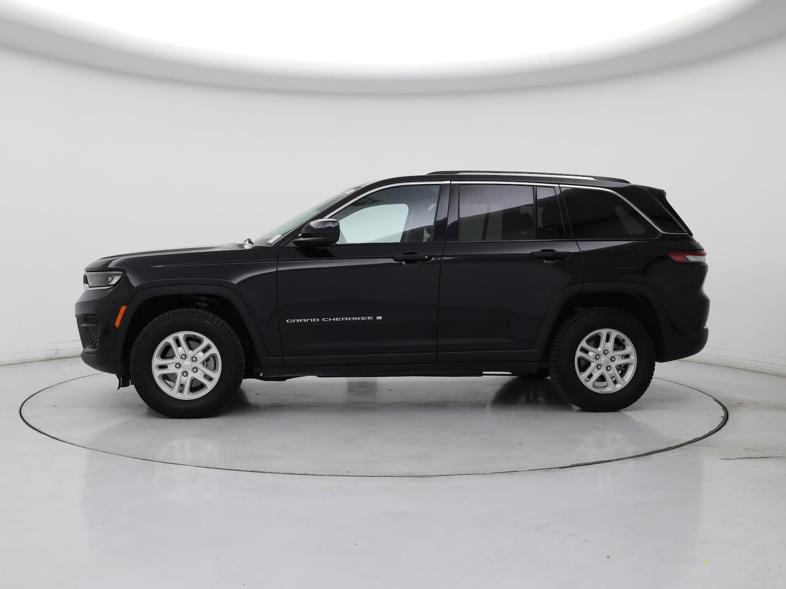 2023 Jeep Grand Cherokee Laredo - Photo 4