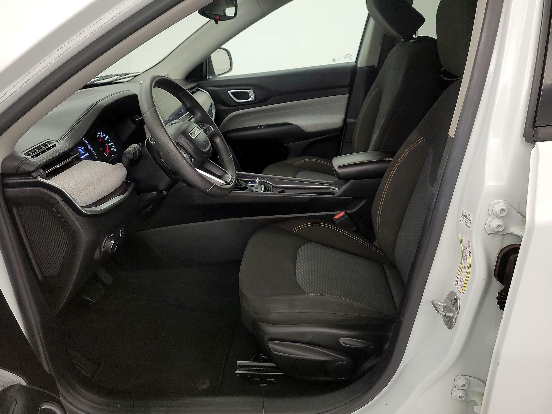 Thumbnail: 2022 Jeep Compass - 11