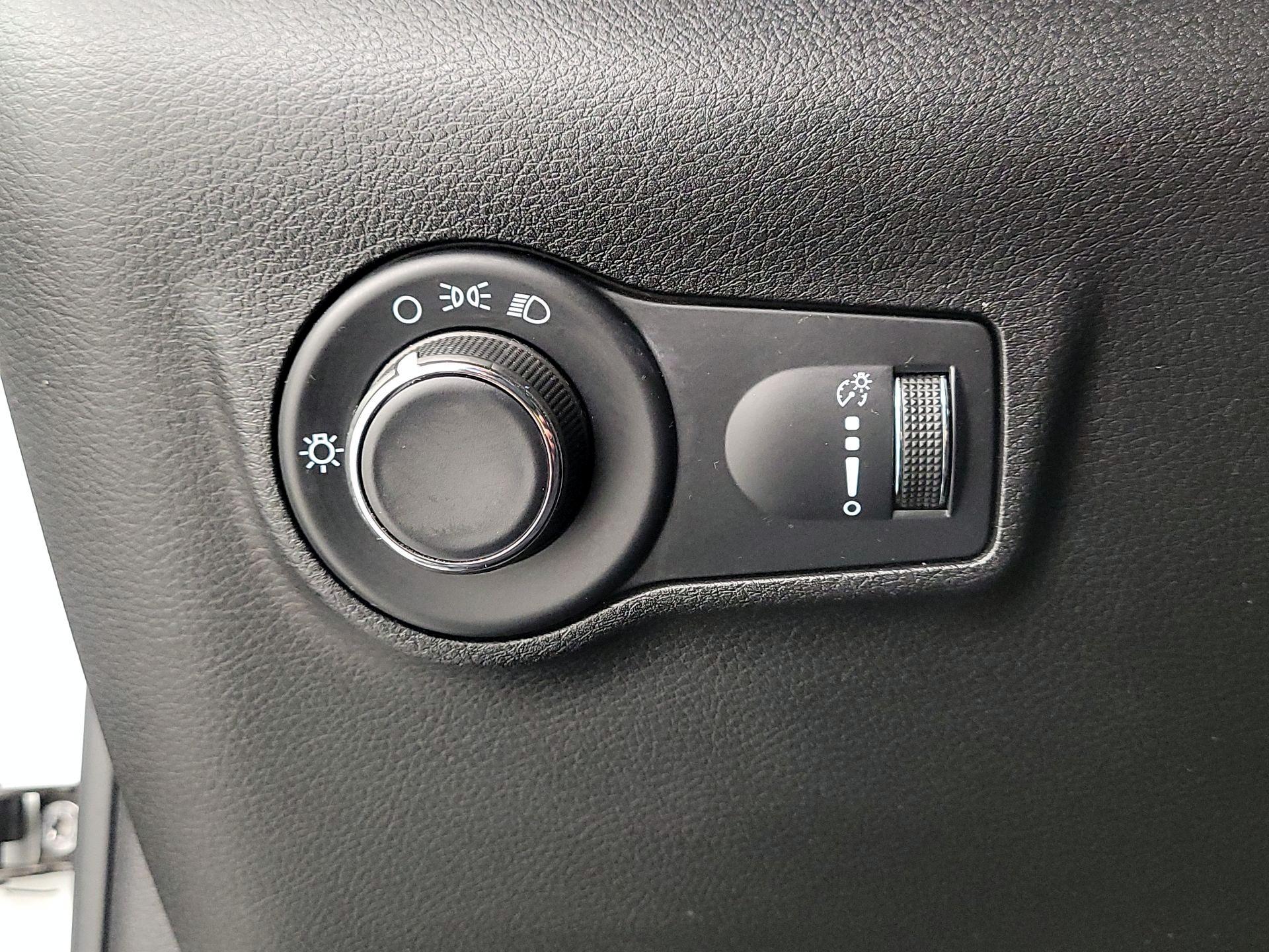 Thumbnail: 2022 Jeep Compass - 13