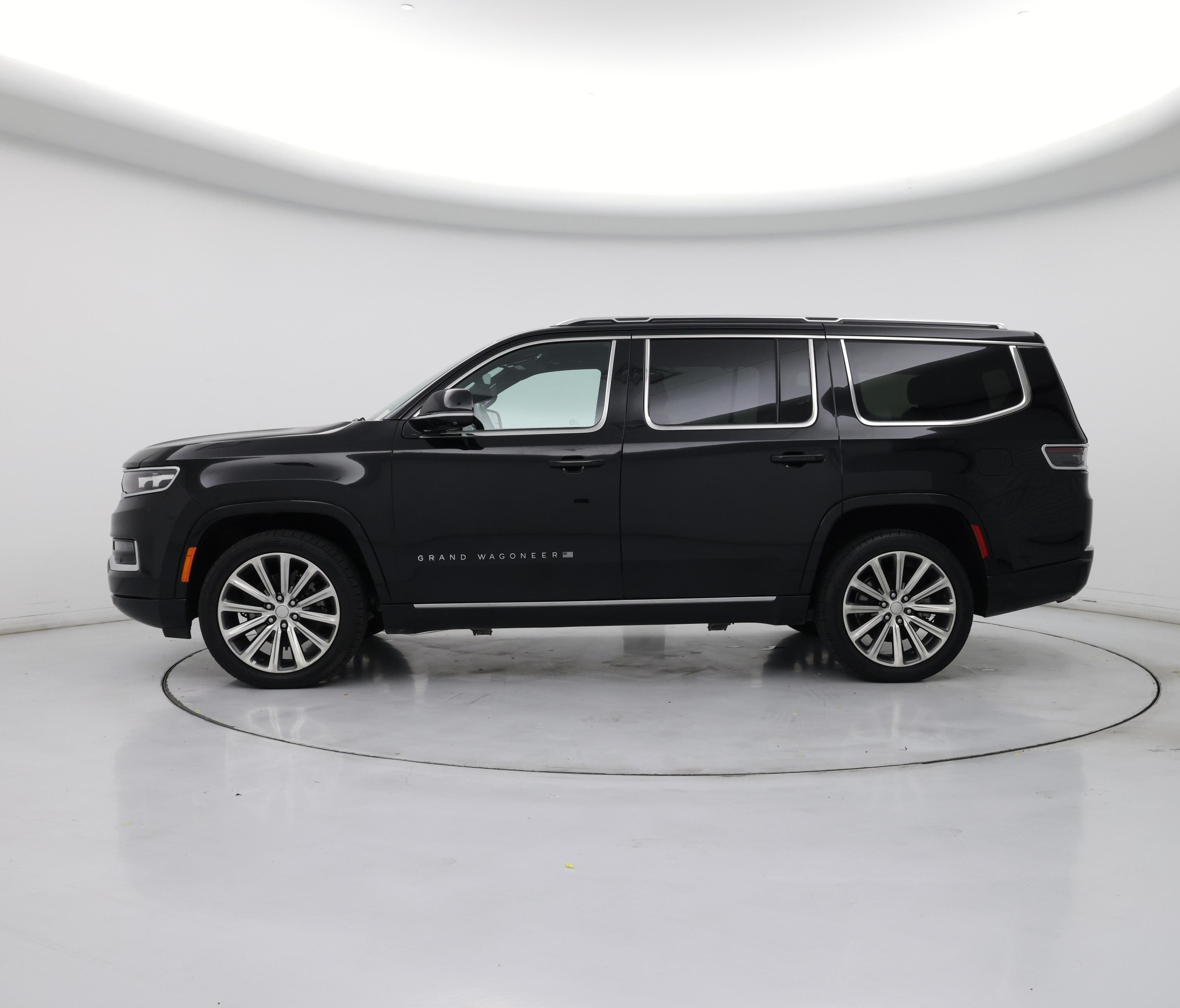 Thumbnail: 2023 Jeep Grand Wagoneer - 3