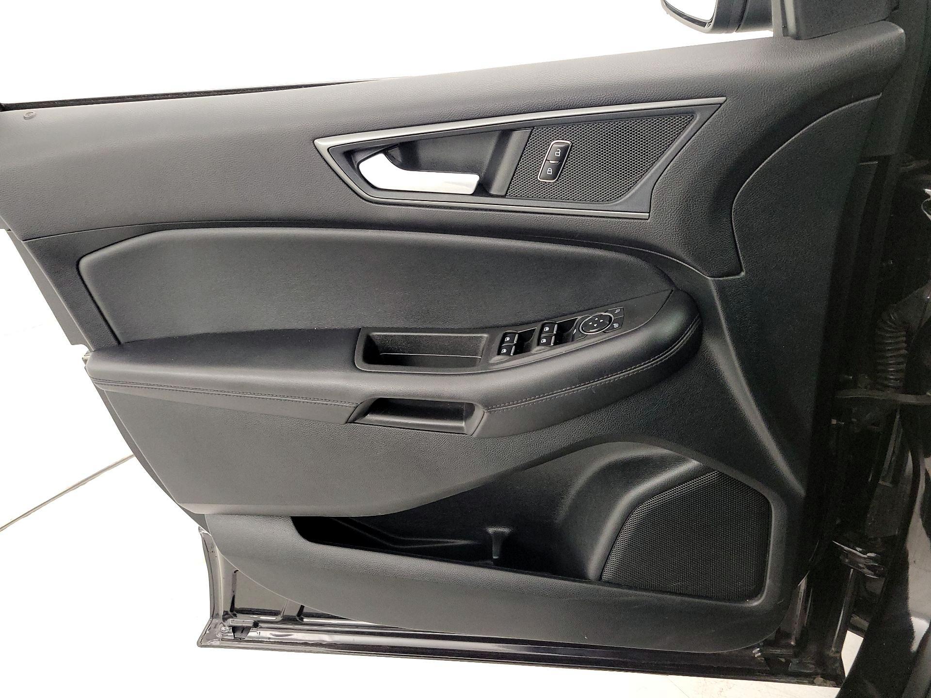 Thumbnail: 2023 Ford Edge - 12