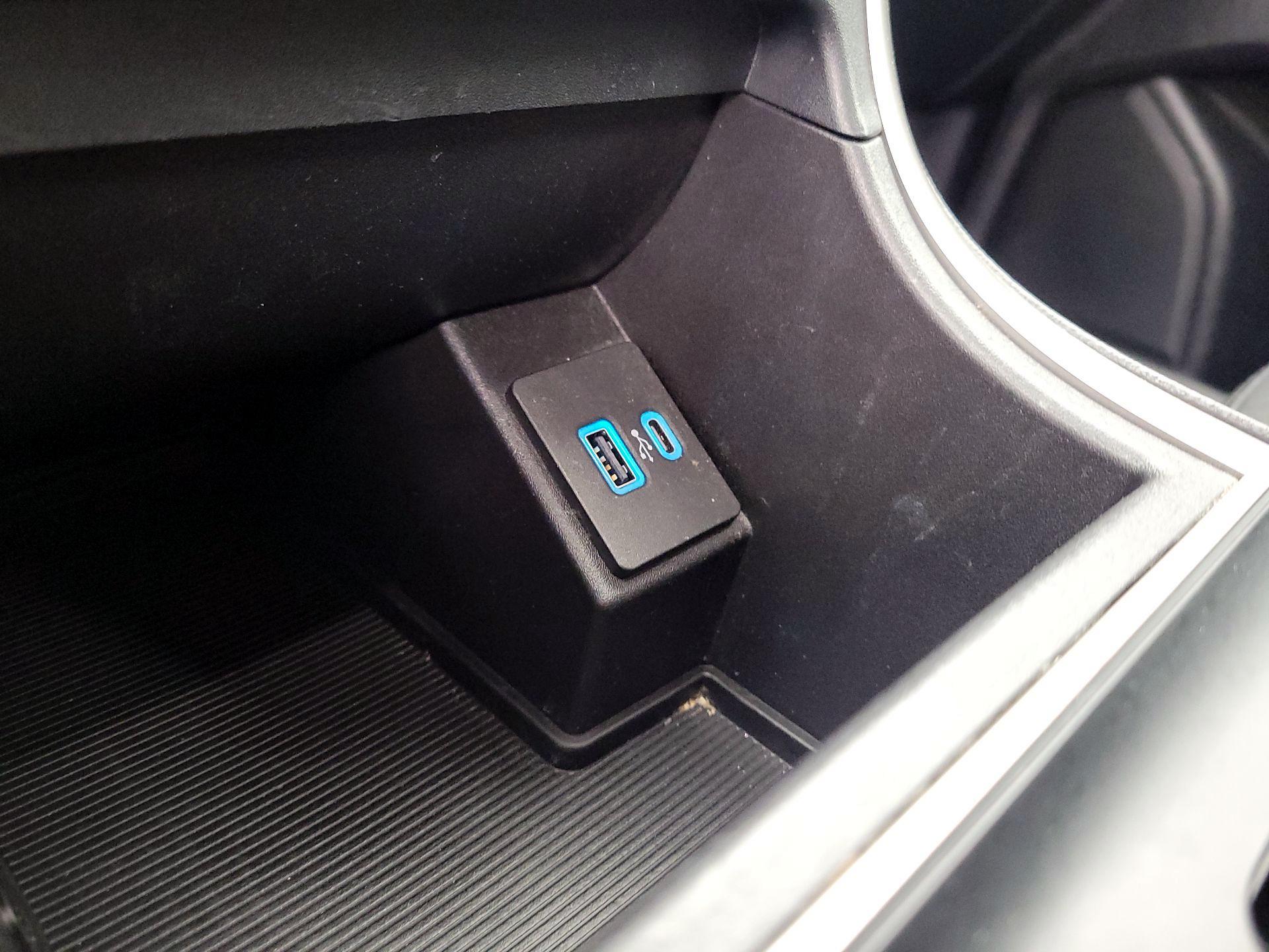 Thumbnail: 2023 Ford Edge - 18