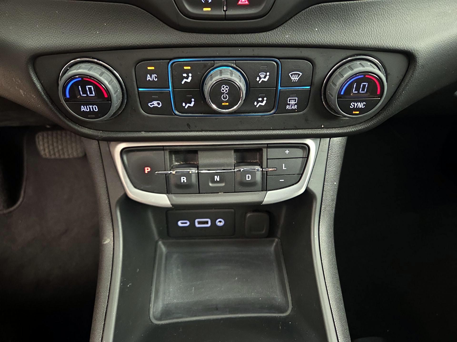 Thumbnail: 2022 GMC Terrain - 17