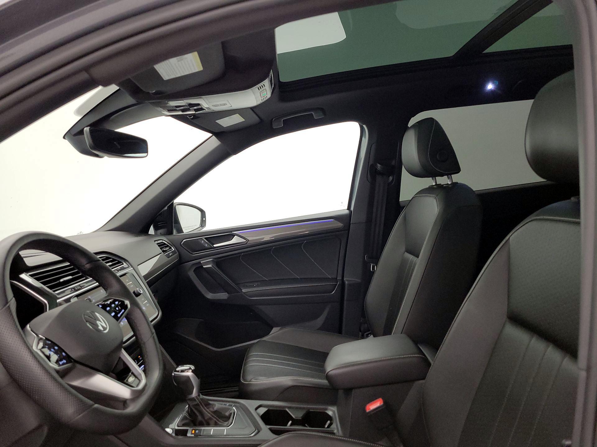 Thumbnail: 2022 Volkswagen Tiguan - 19