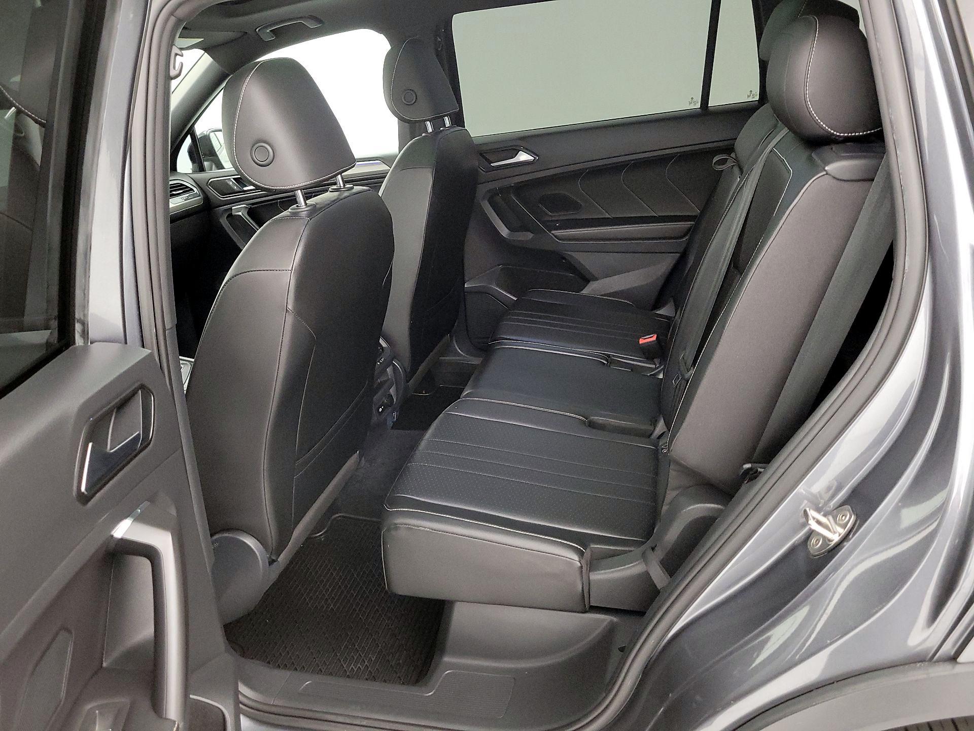 Thumbnail: 2022 Volkswagen Tiguan - 20