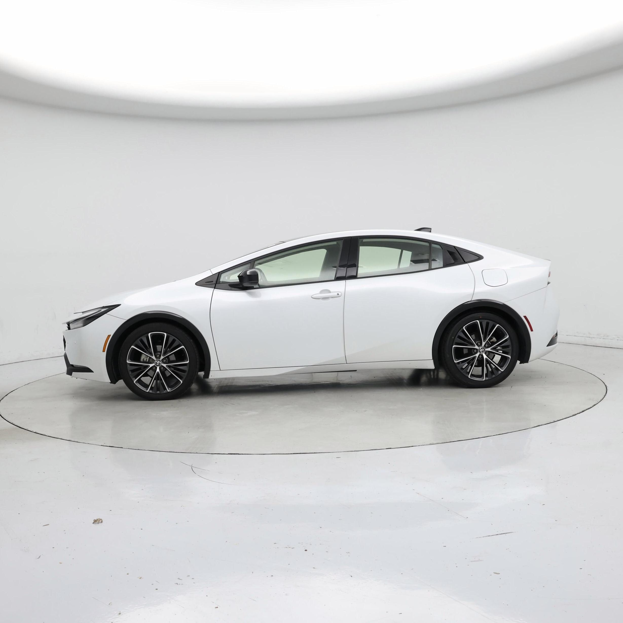 Thumbnail: 2024 Toyota Prius - 3
