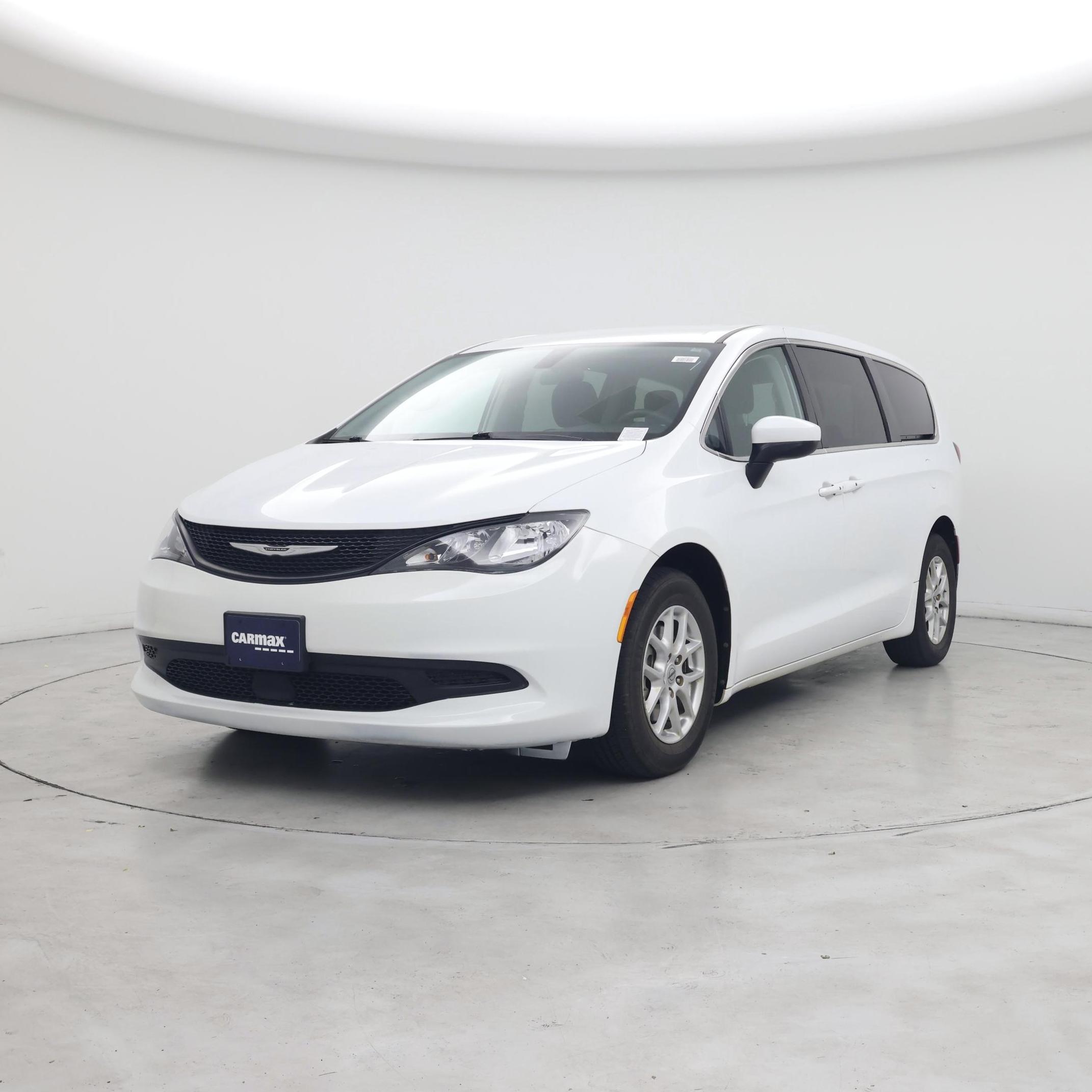 Thumbnail: 2022 Chrysler Voyager - 4