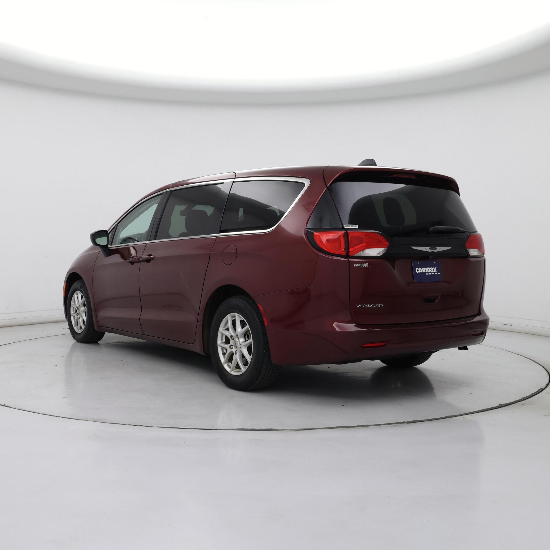 Thumbnail: 2022 Chrysler Voyager - 2