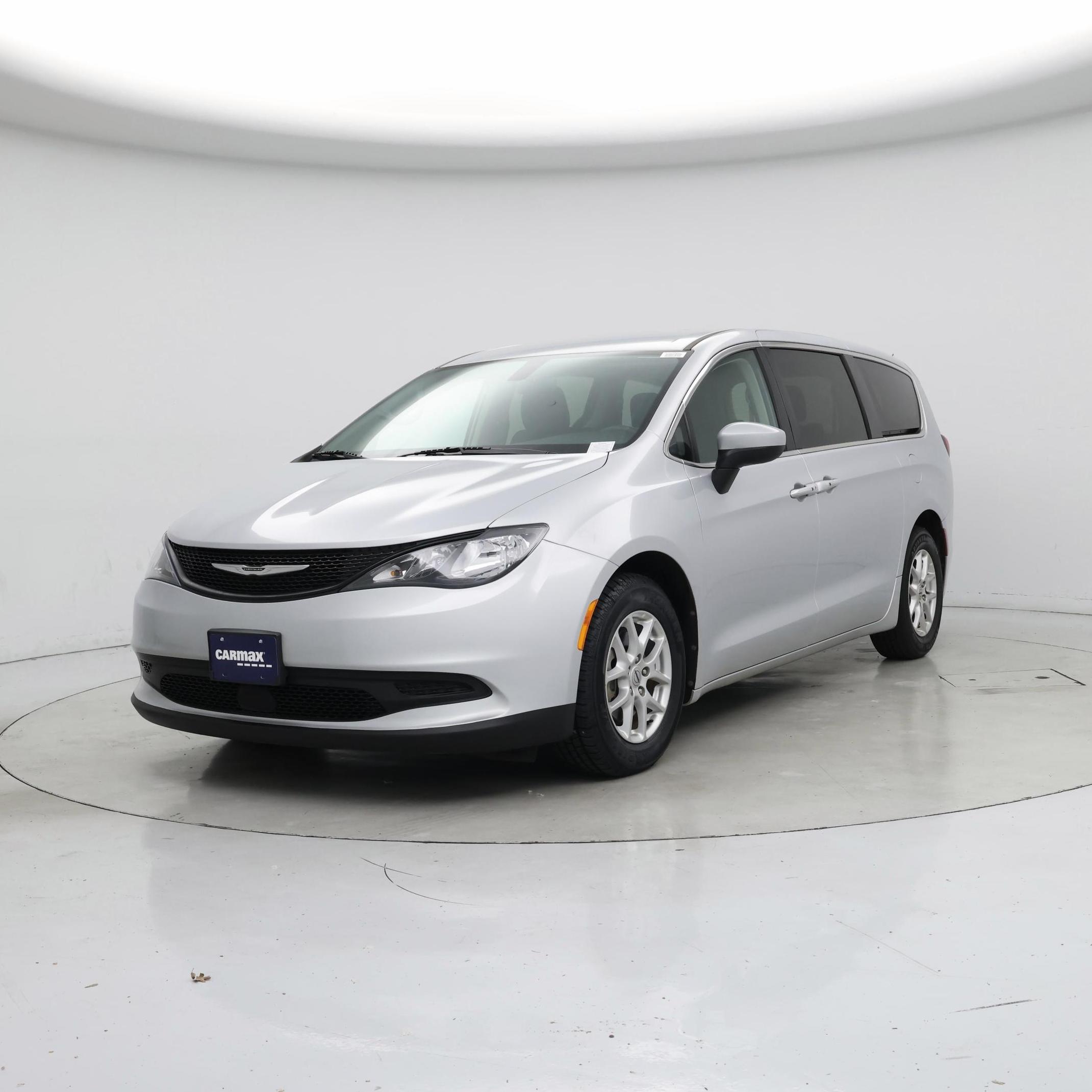 Thumbnail: 2022 Chrysler Voyager - 4