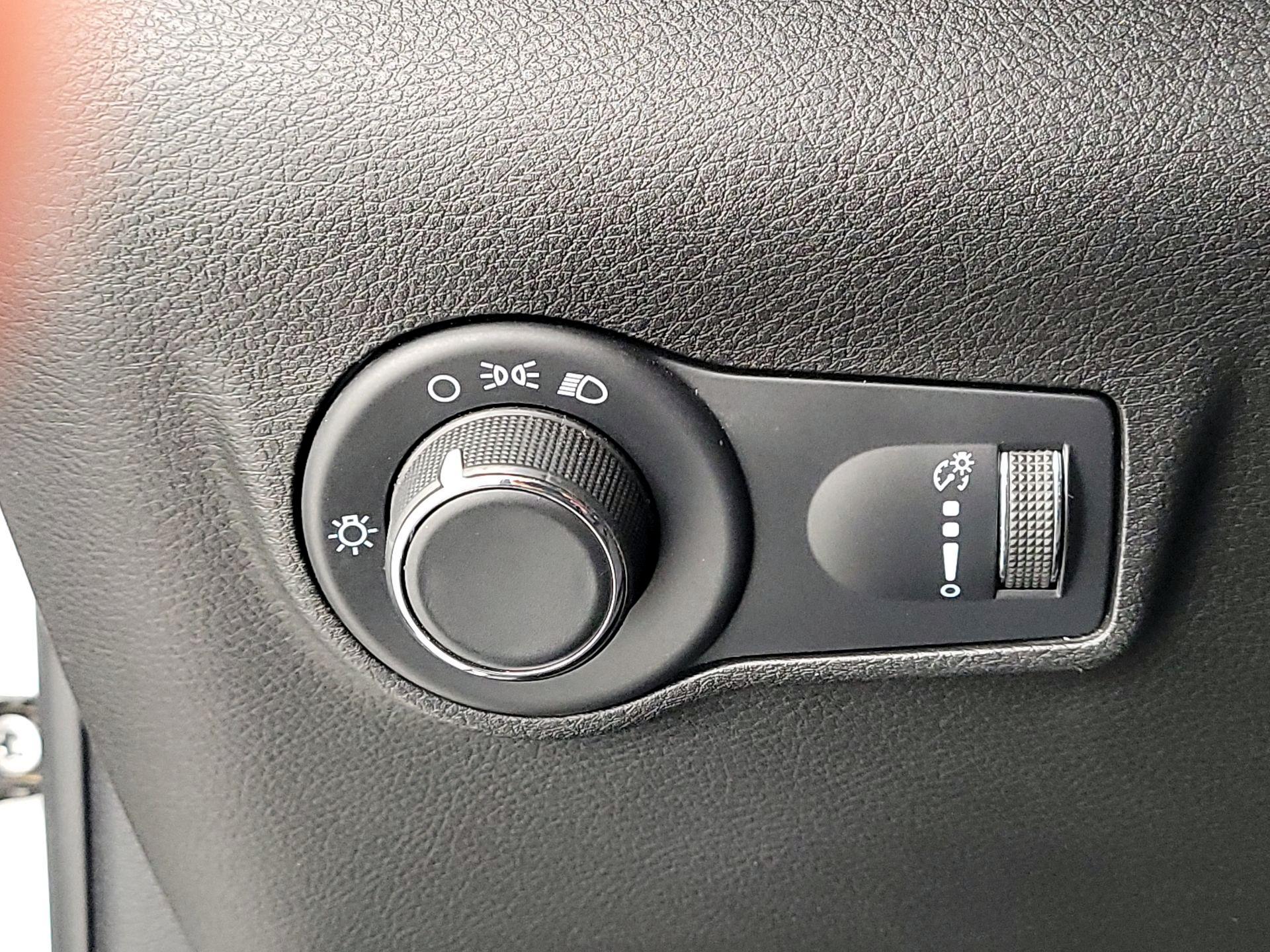 Thumbnail: 2022 Jeep Compass - 13