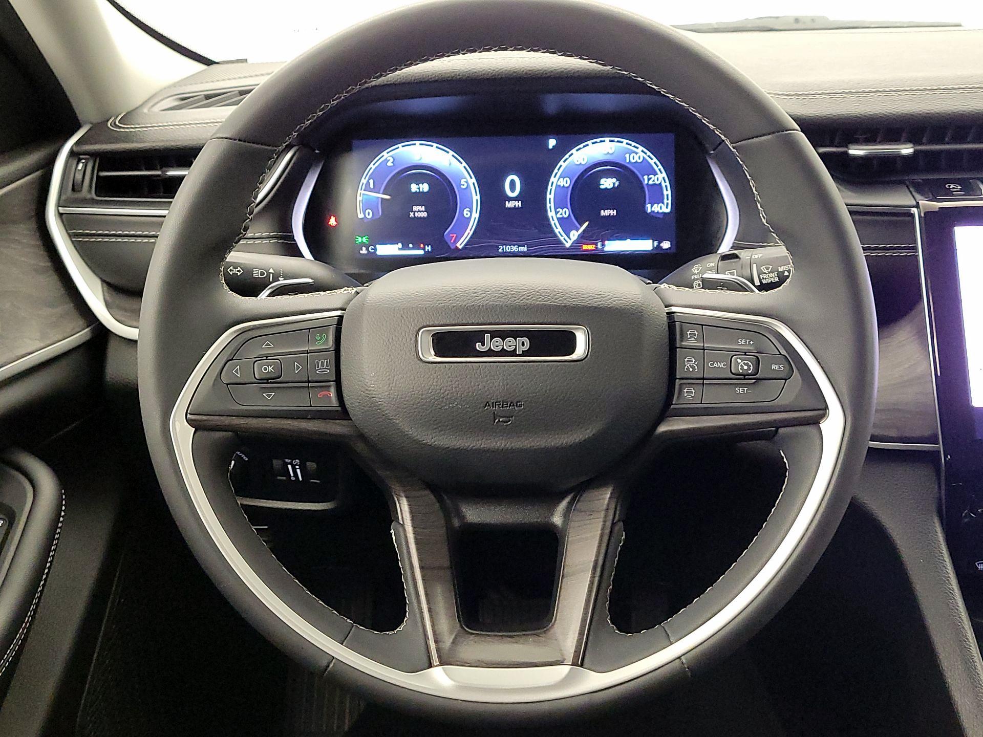 Thumbnail: 2023 Jeep Grand Cherokee - 10