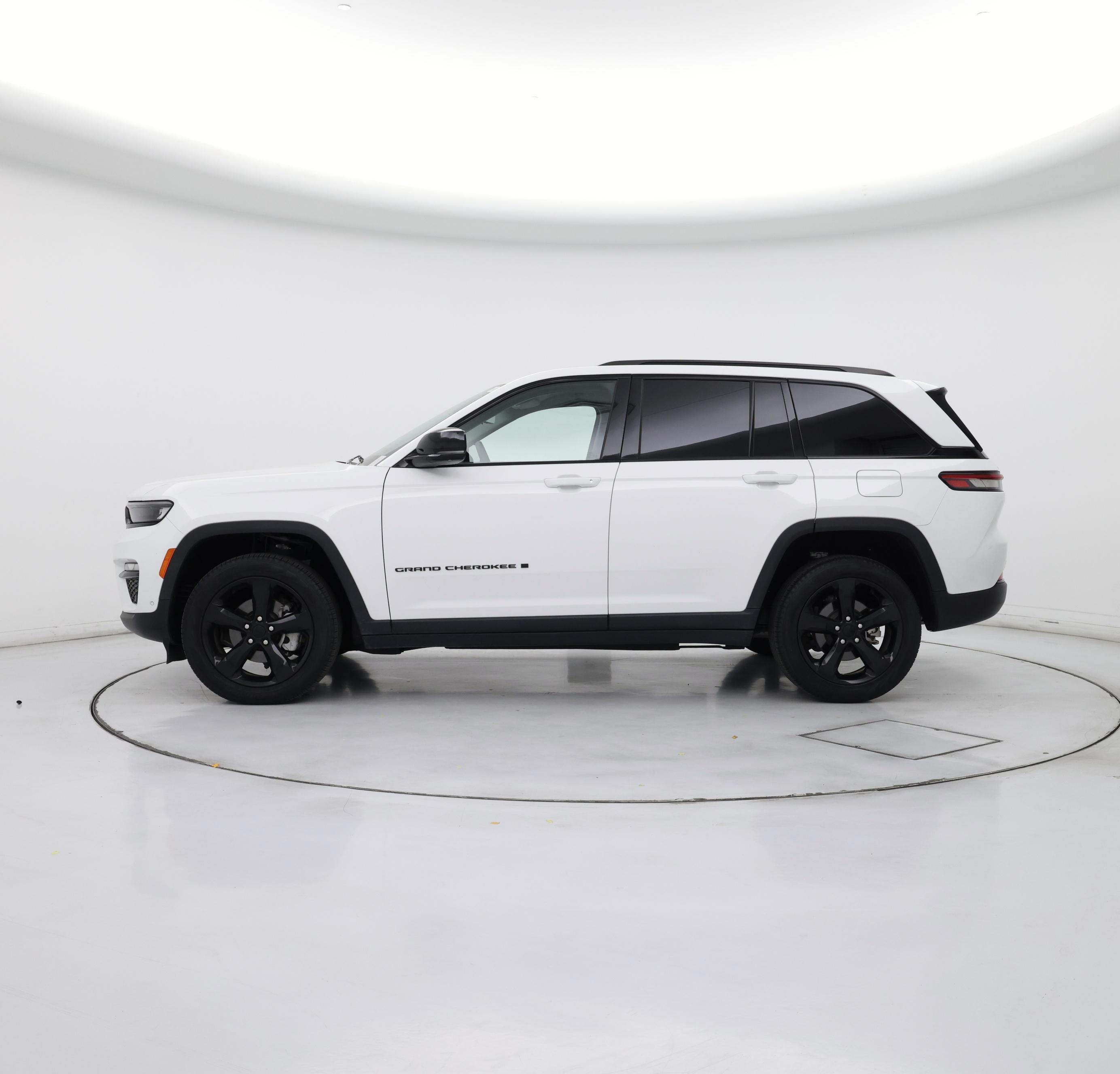 Thumbnail: 2023 Jeep Grand Cherokee - 3