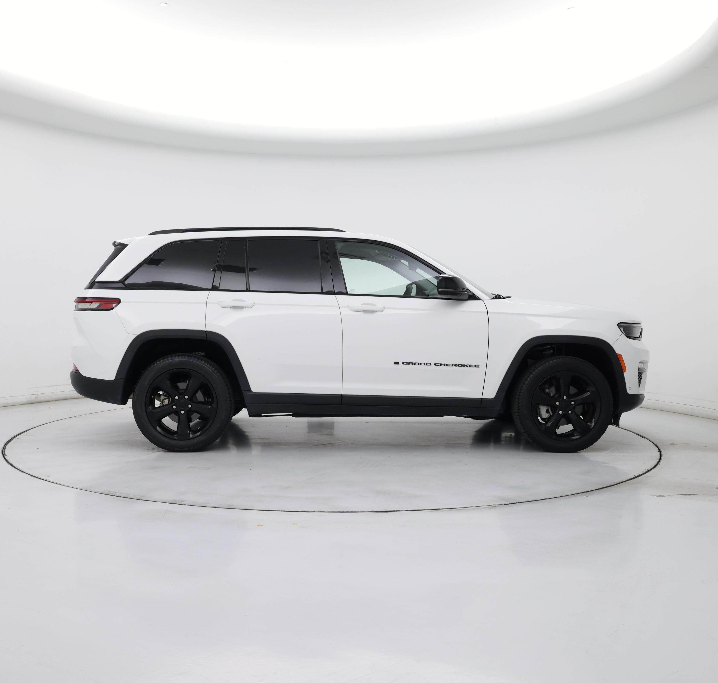 Thumbnail: 2023 Jeep Grand Cherokee - 7