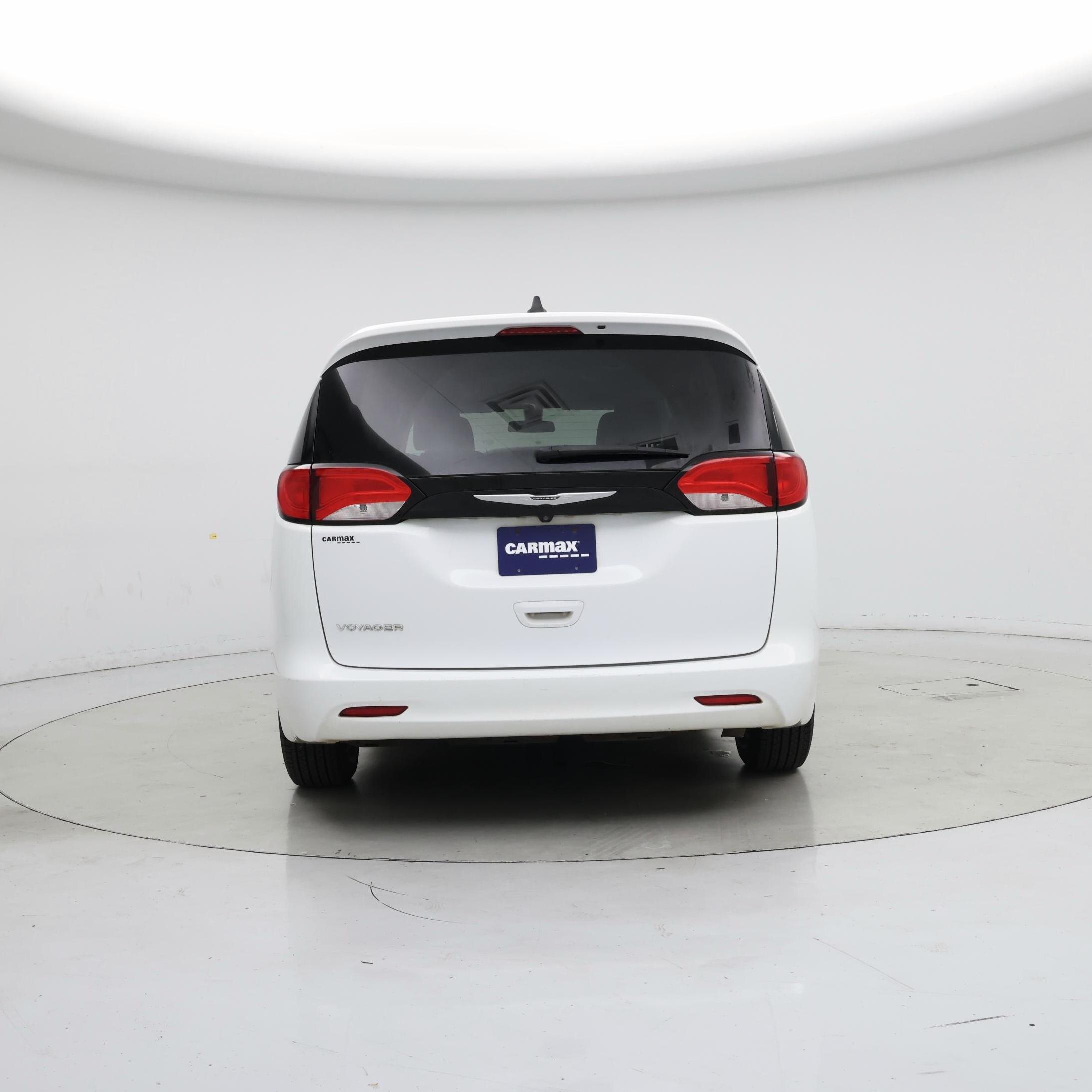 Thumbnail: 2022 Chrysler Voyager - 6