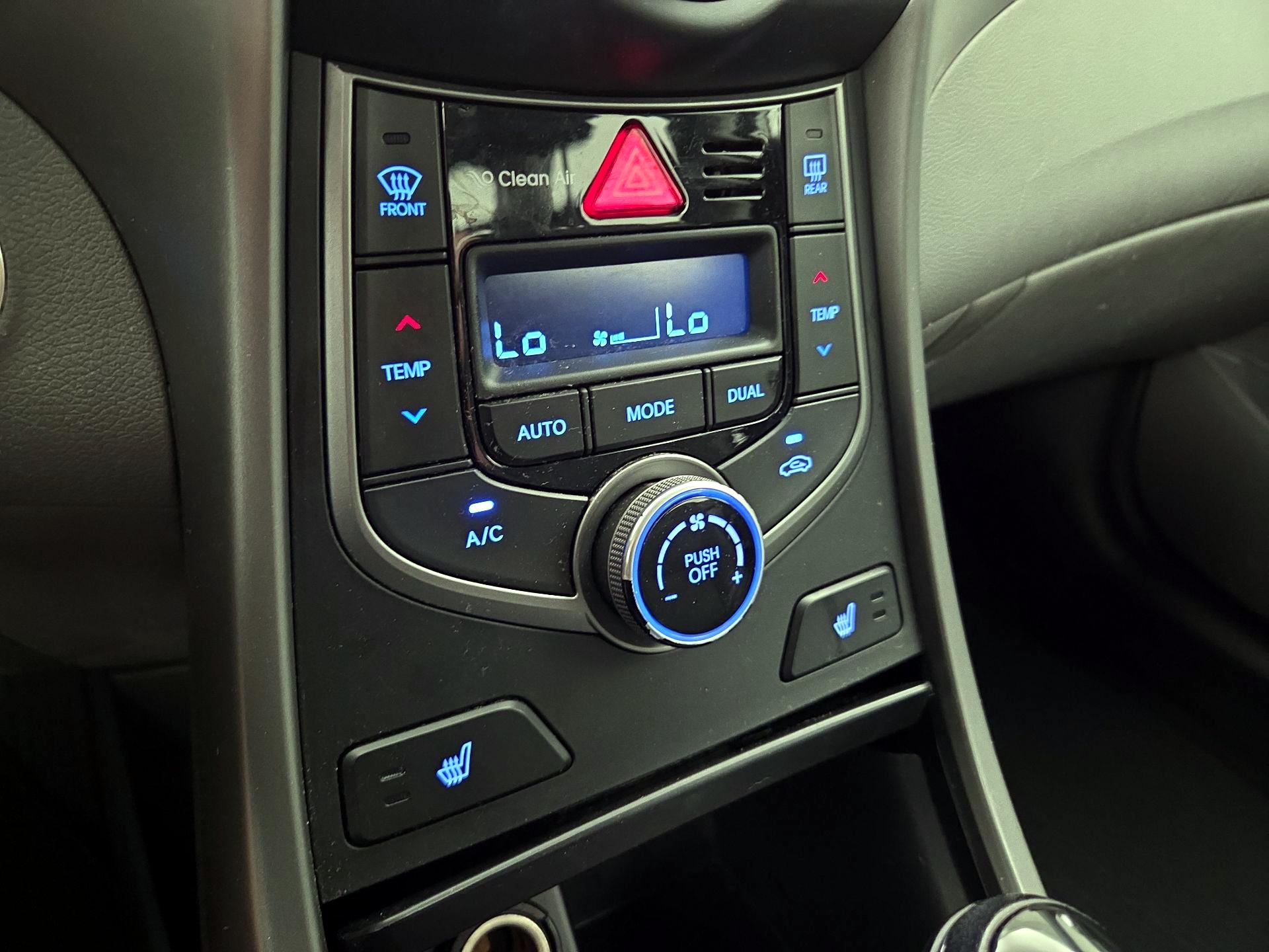Thumbnail: 2015 Hyundai Elantra - 17