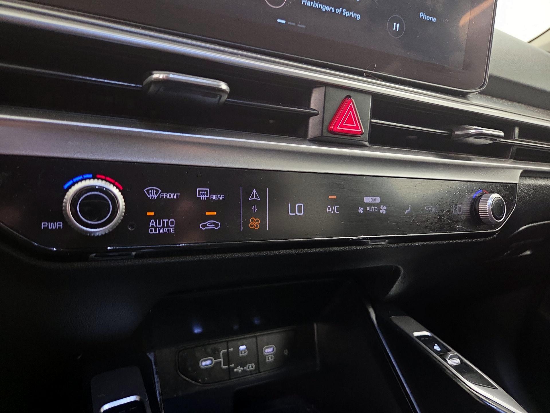 Thumbnail: 2024 Kia Sorento - 17