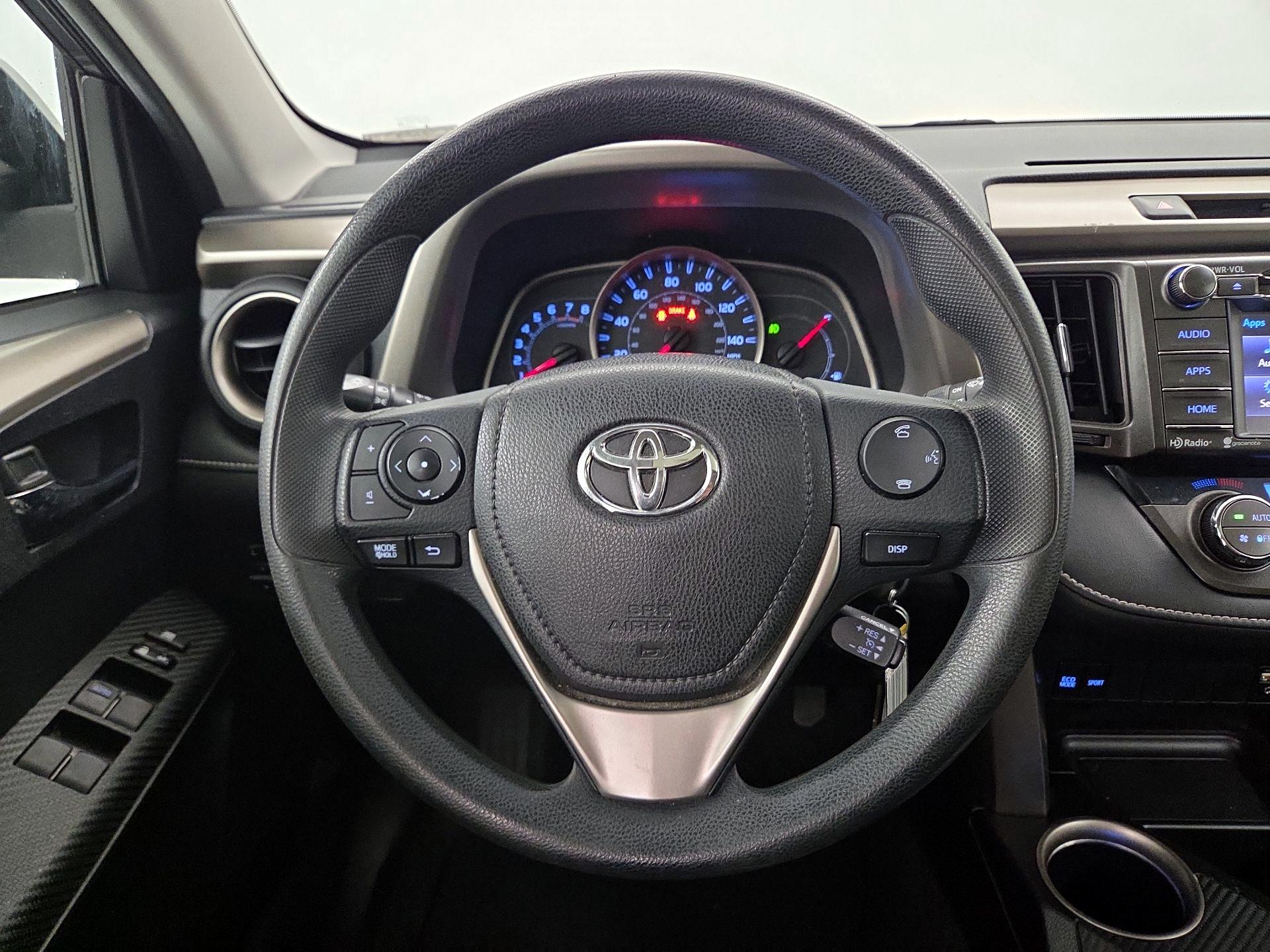 Thumbnail: 2015 Toyota RAV4 - 10