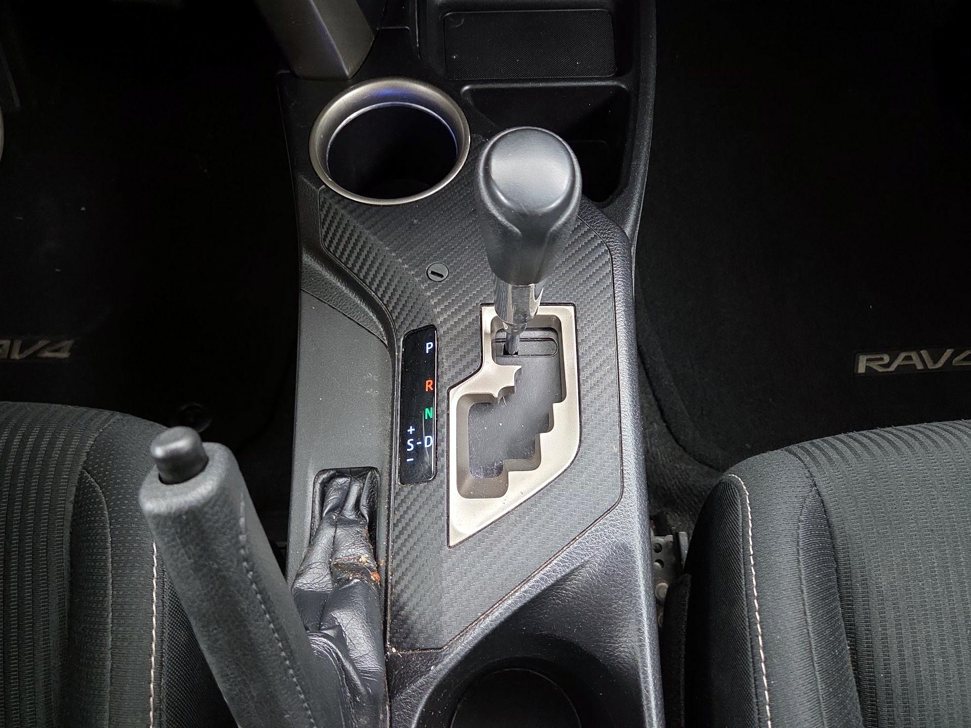 Thumbnail: 2015 Toyota RAV4 - 17