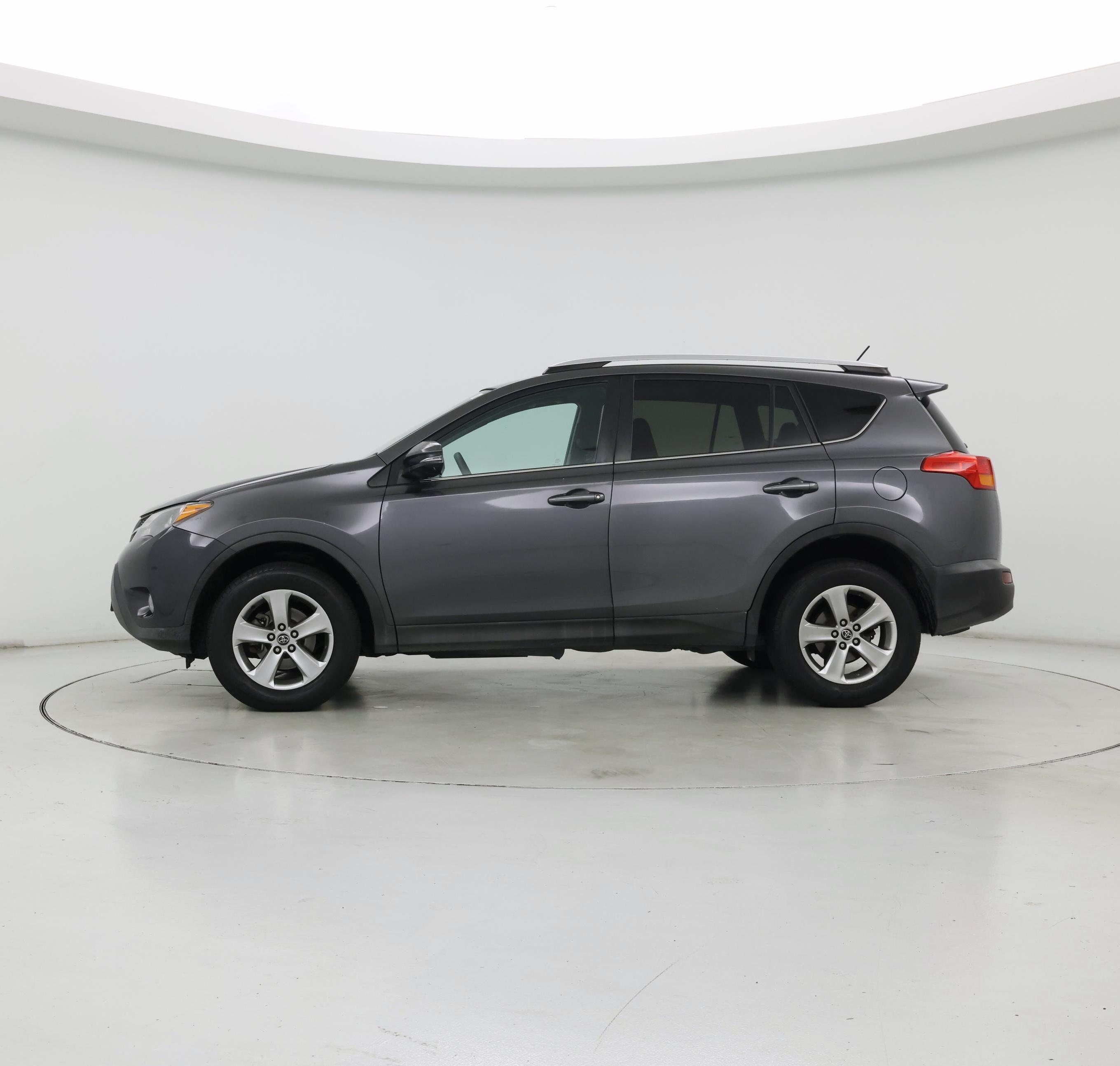 Thumbnail: 2015 Toyota RAV4 - 3
