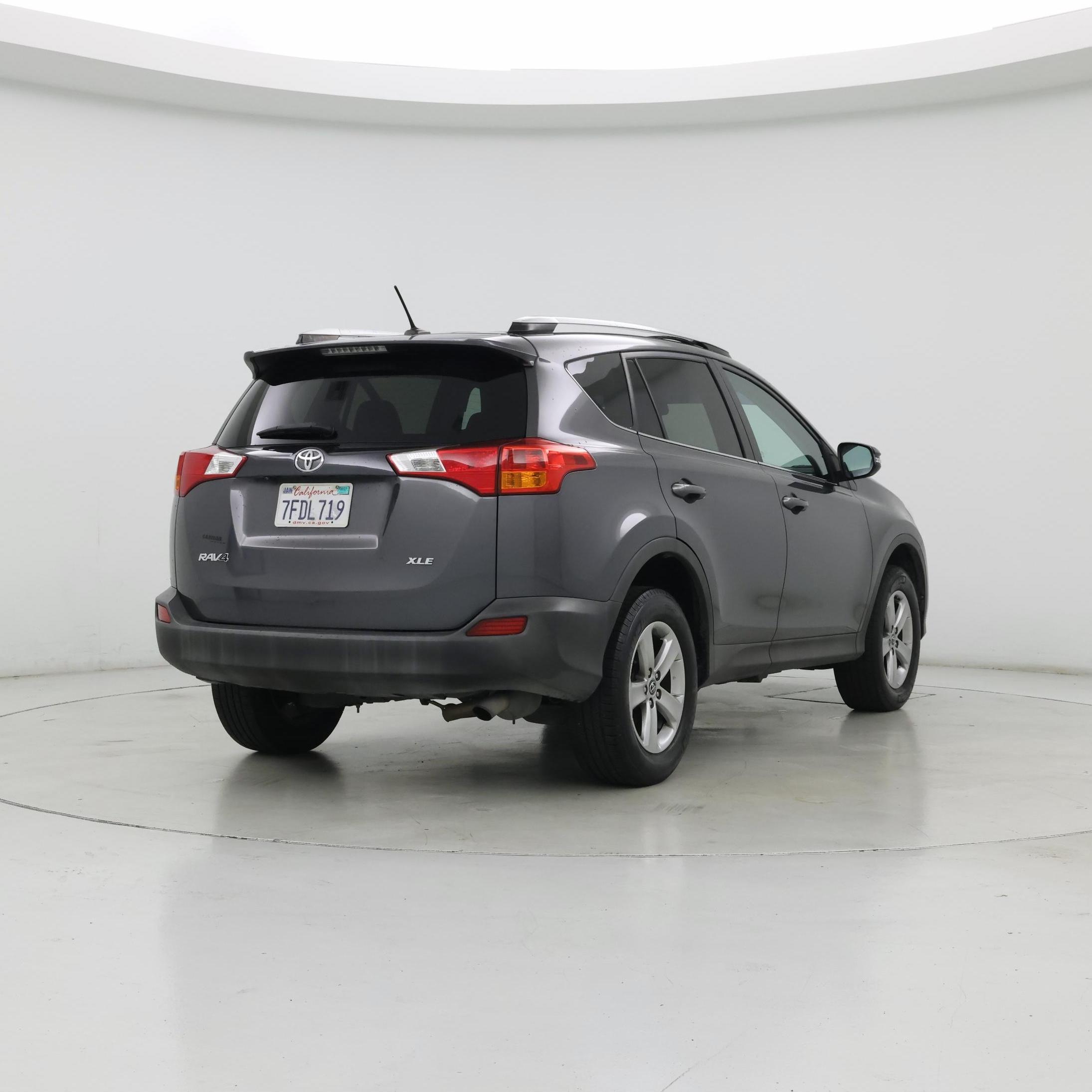 Thumbnail: 2015 Toyota RAV4 - 8