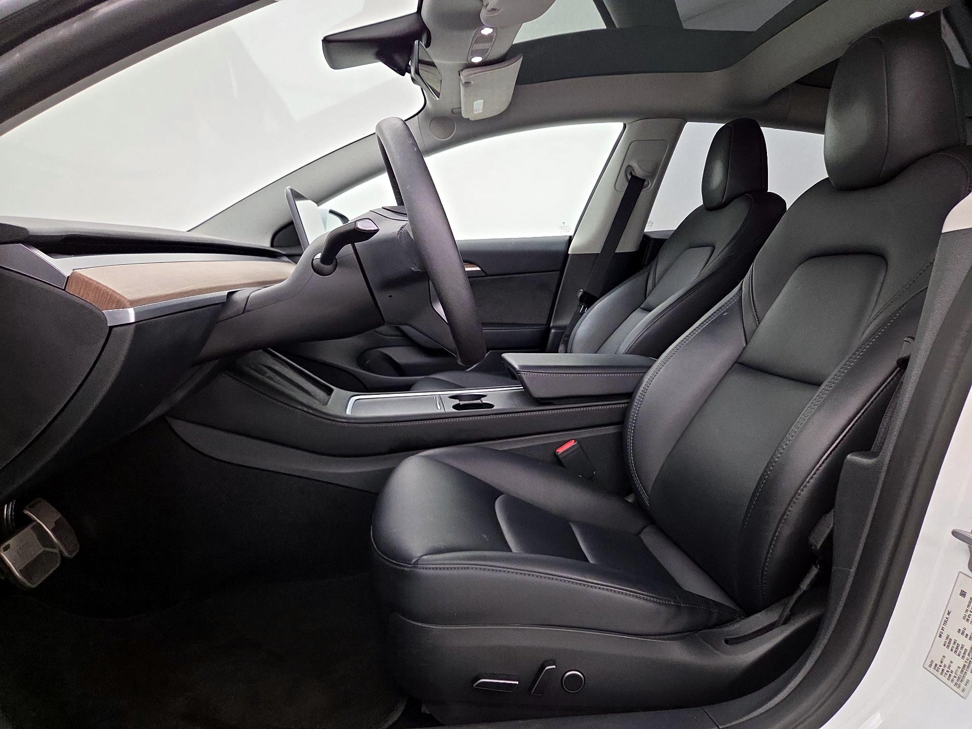 Thumbnail: 2023 Tesla Model 3 - 11
