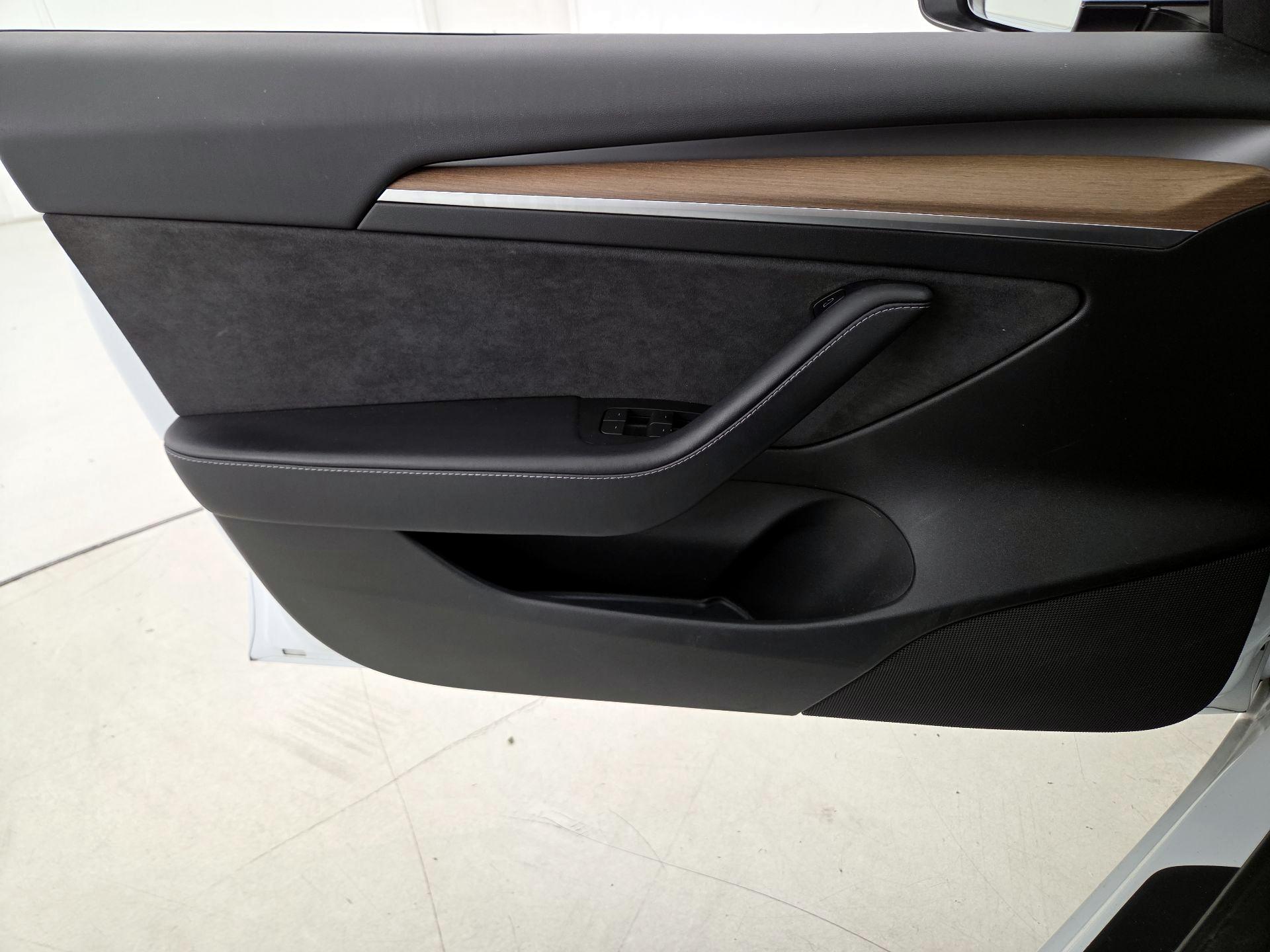 Thumbnail: 2023 Tesla Model 3 - 12