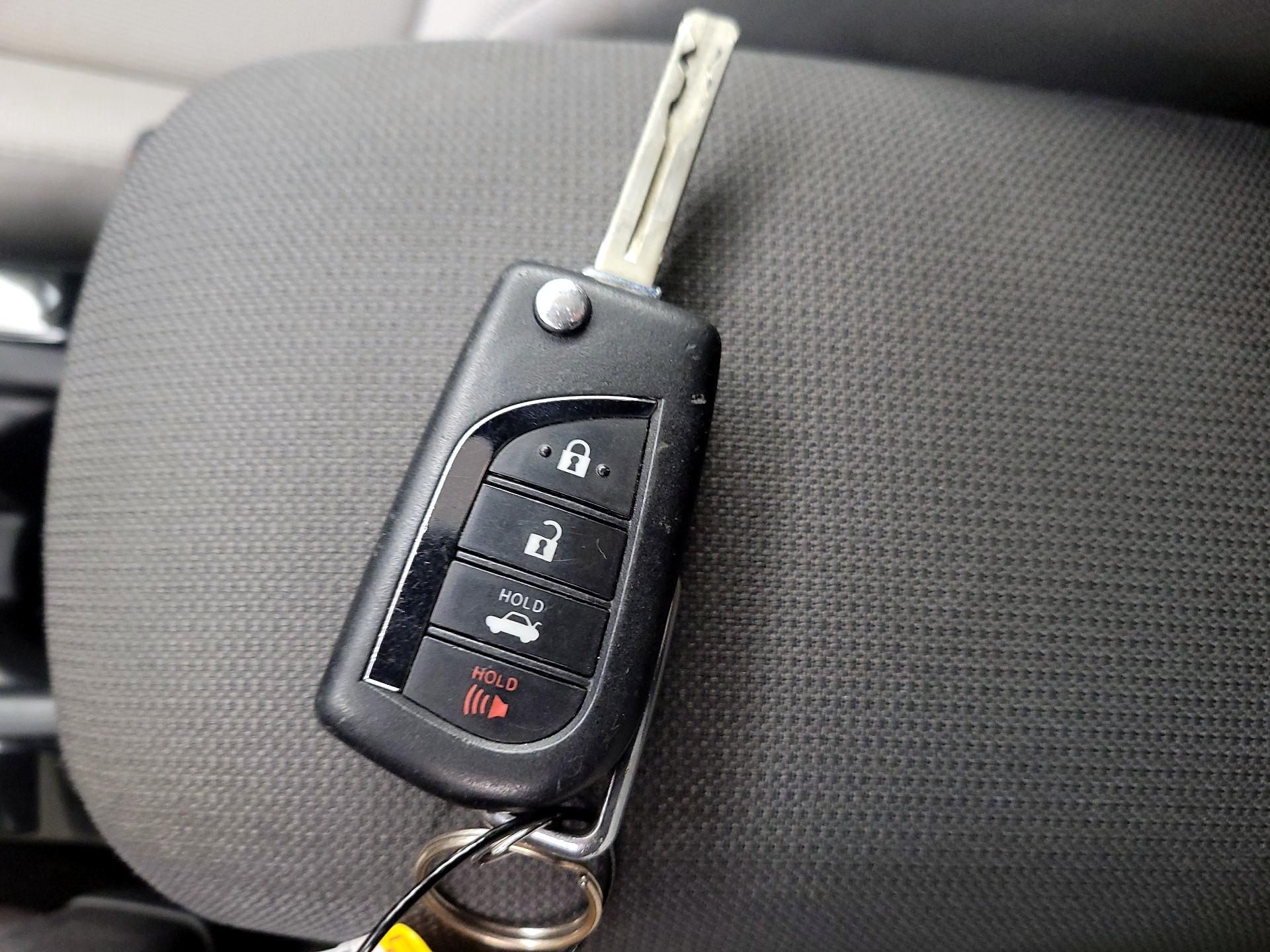 Thumbnail: 2022 Toyota Corolla - 18