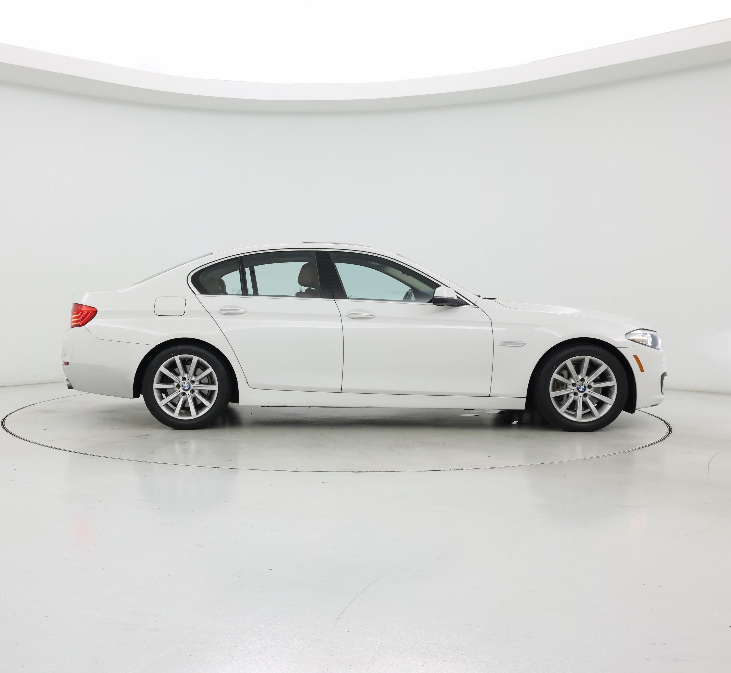 Thumbnail: 2015 BMW 5 Series - 7