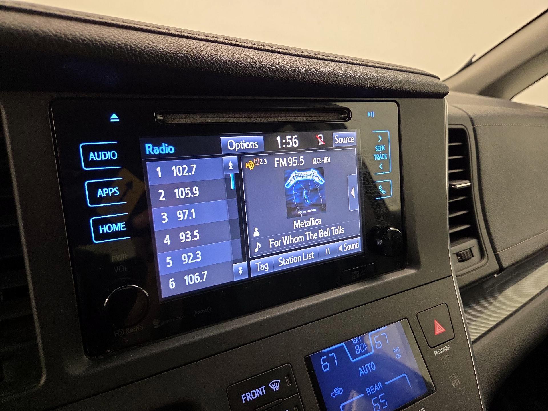 Thumbnail: 2017 Toyota Sienna - 16