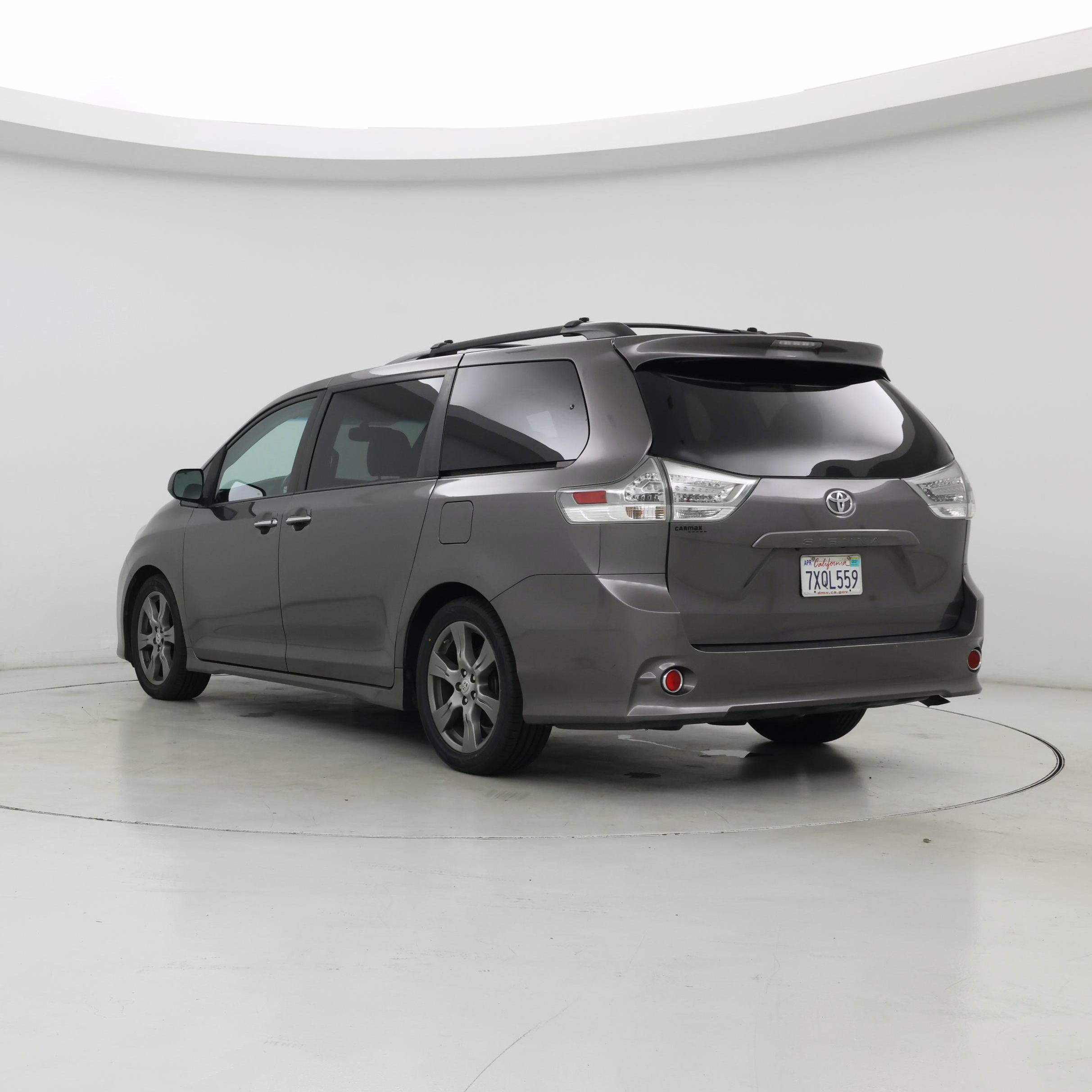 Thumbnail: 2017 Toyota Sienna - 2