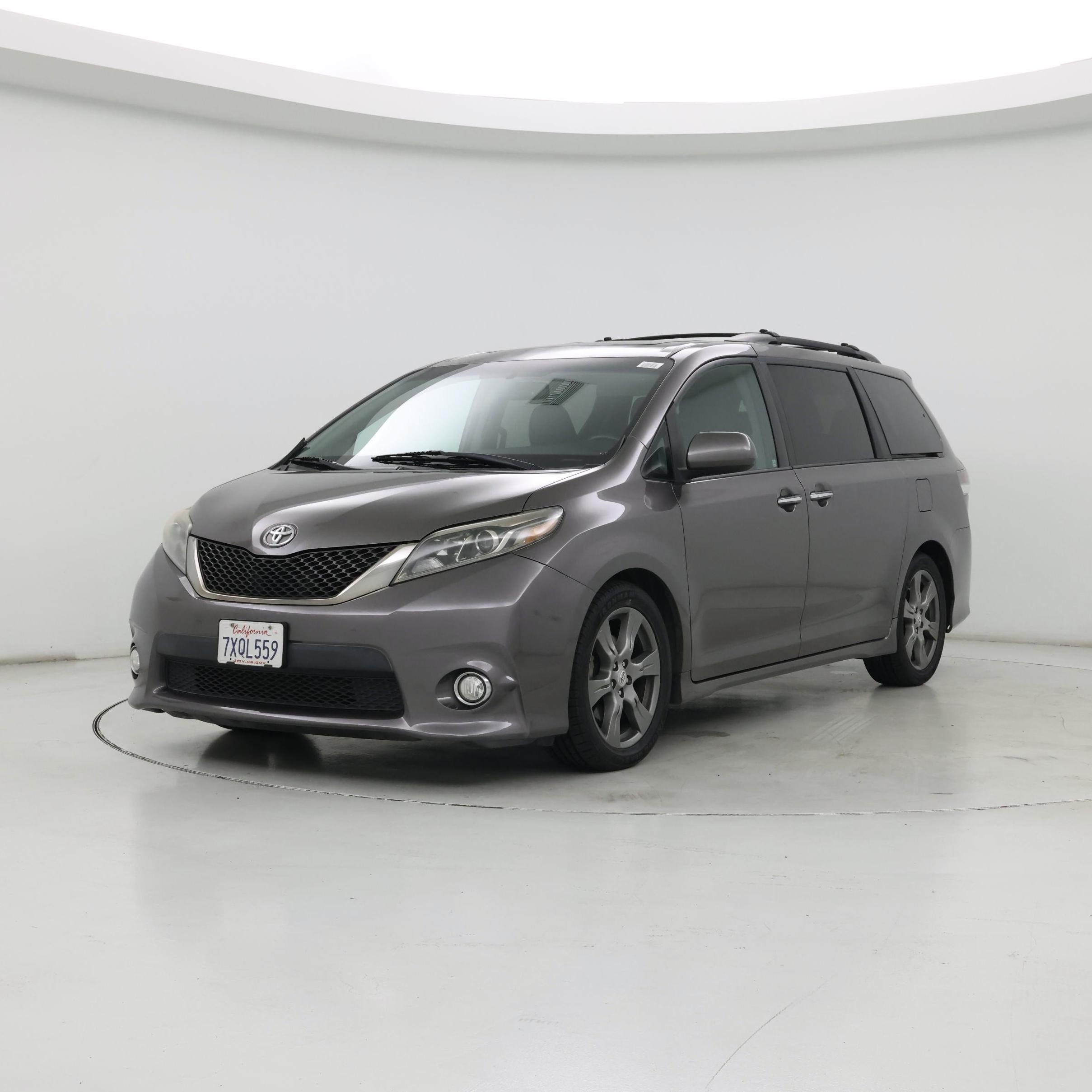 Thumbnail: 2017 Toyota Sienna - 4