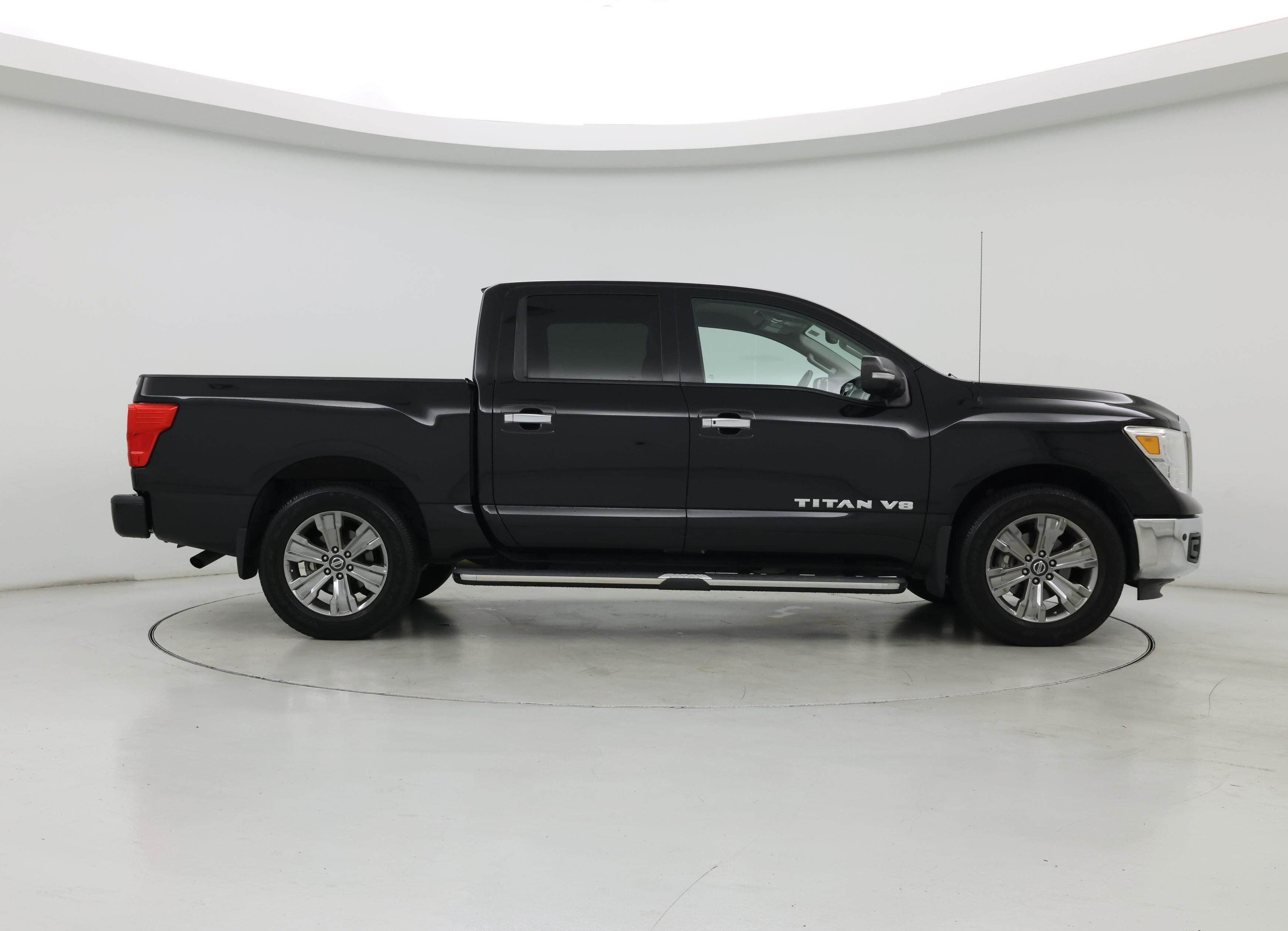 Thumbnail: 2019 Nissan Titan - 7
