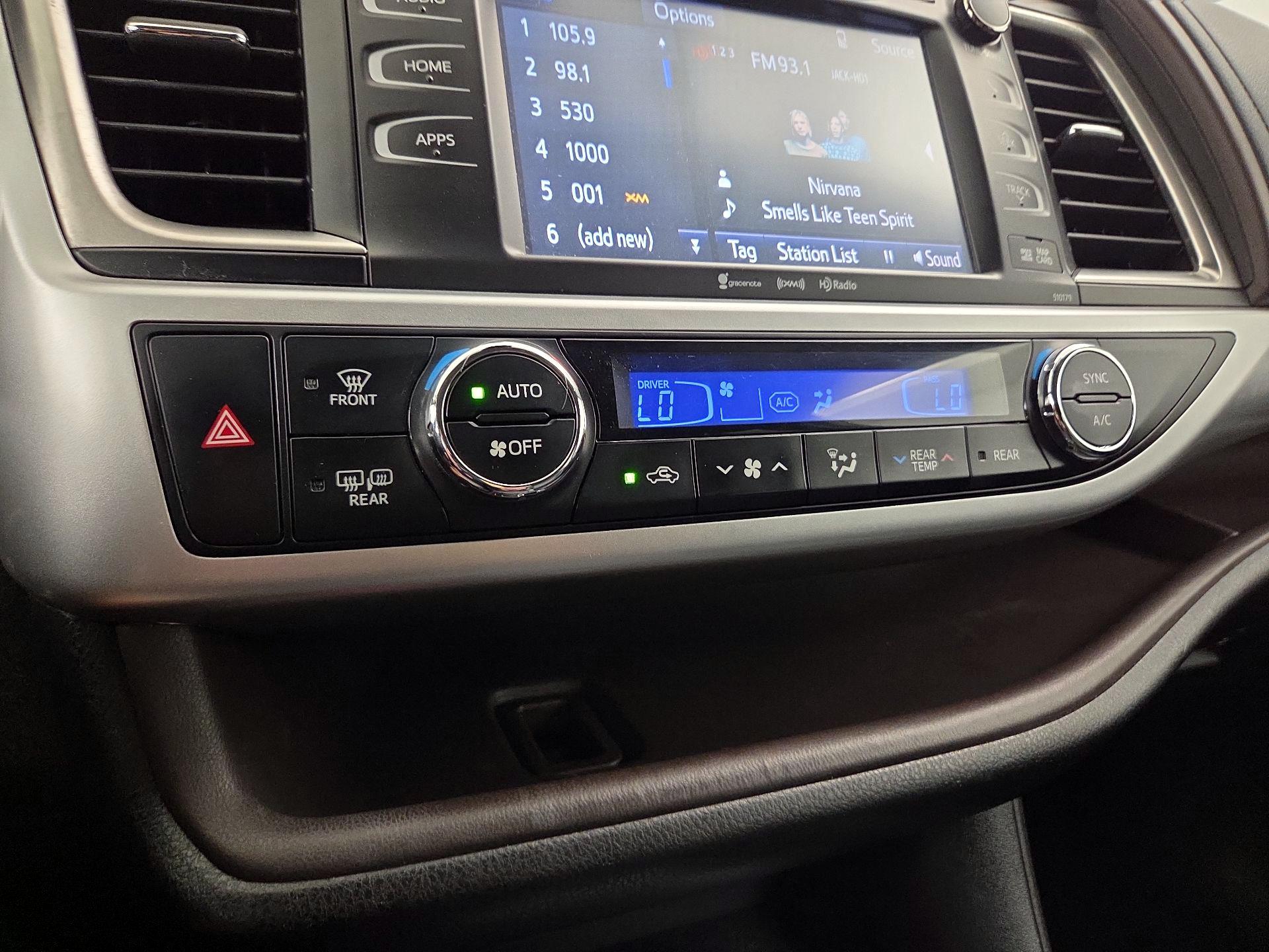 Thumbnail: 2018 Toyota Highlander - 17