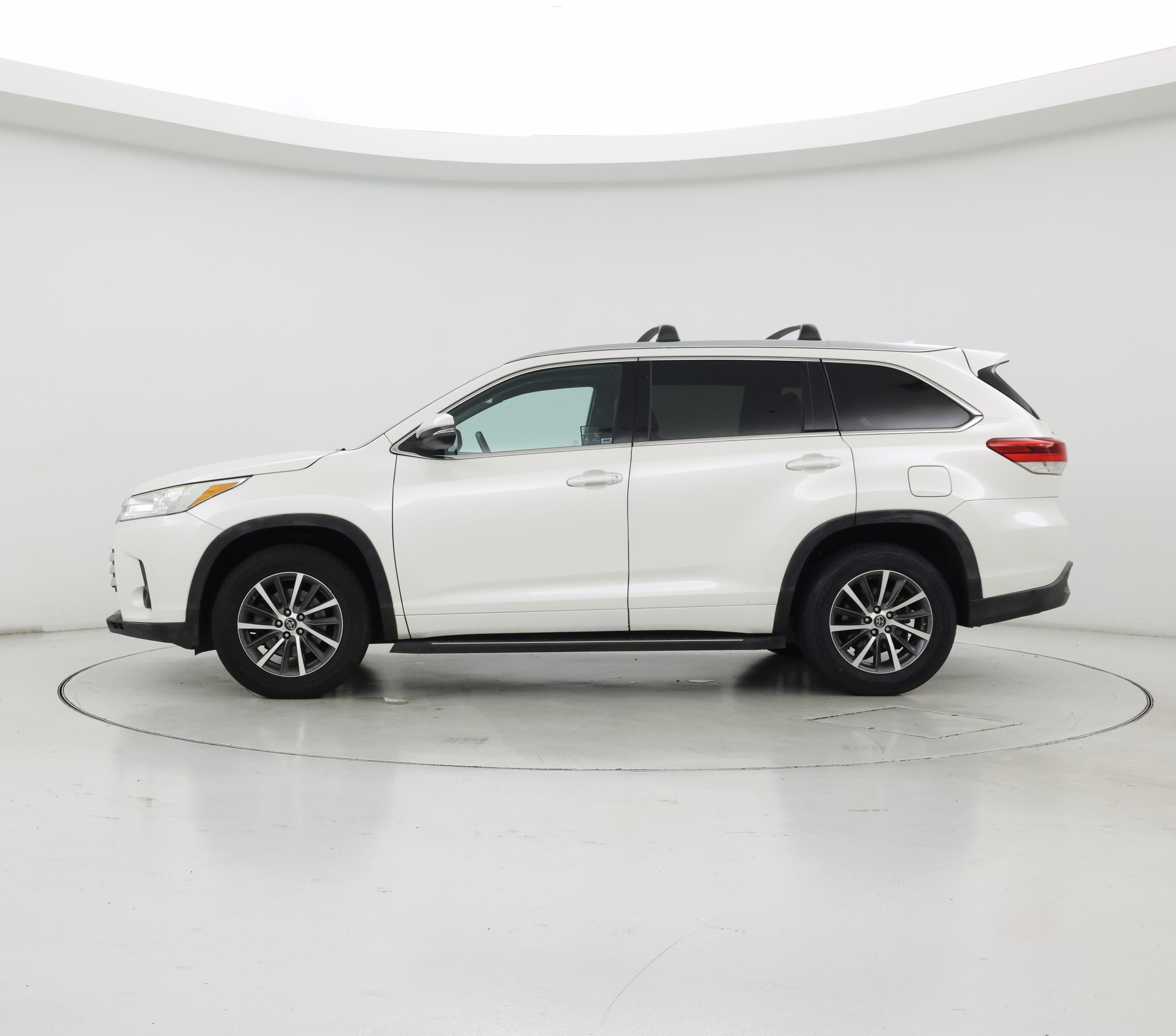 Thumbnail: 2018 Toyota Highlander - 3
