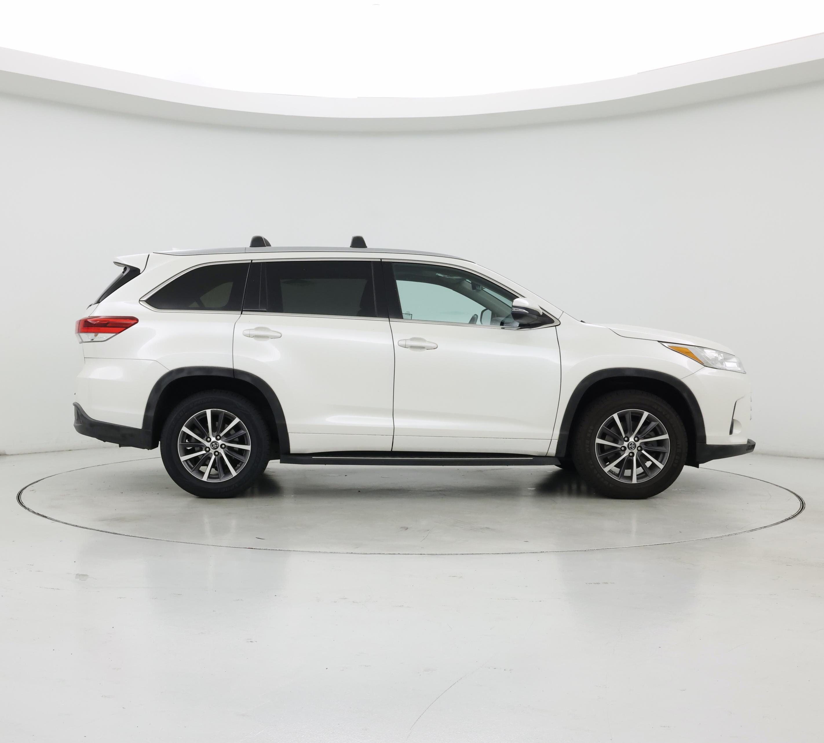 Thumbnail: 2018 Toyota Highlander - 7