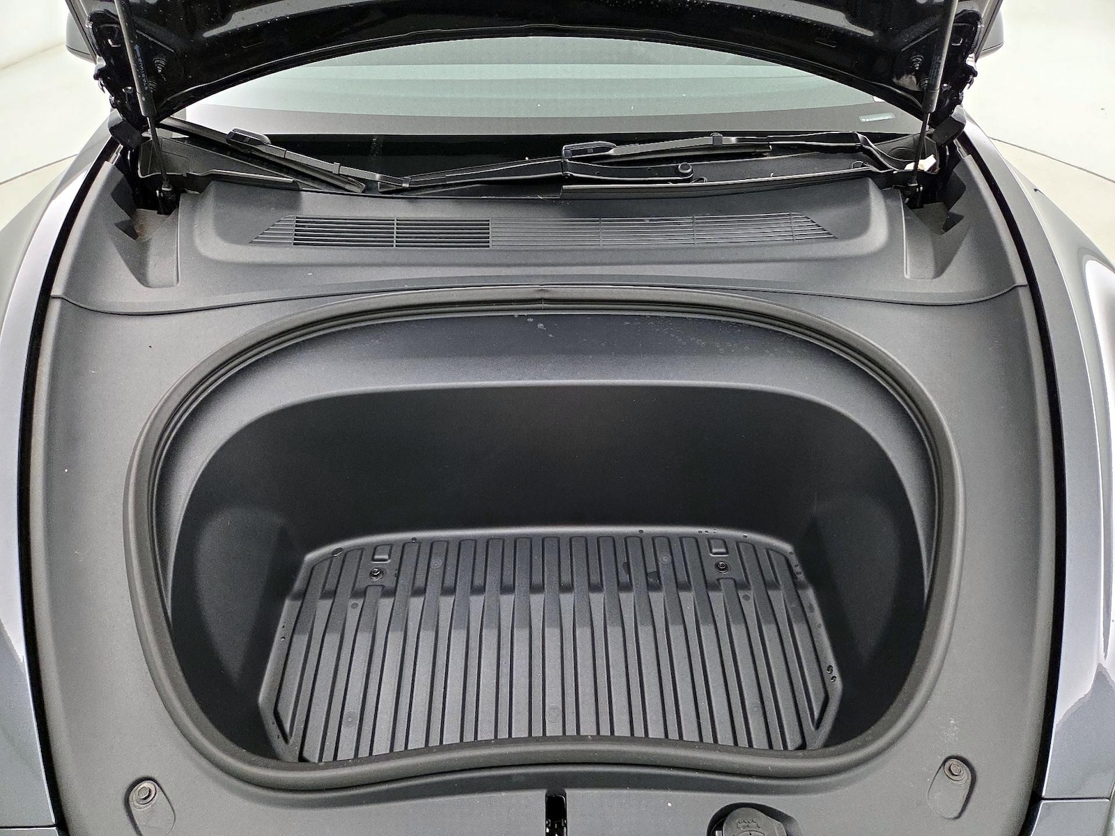 2025 Tesla Model 3 Long Range - Photo 23
