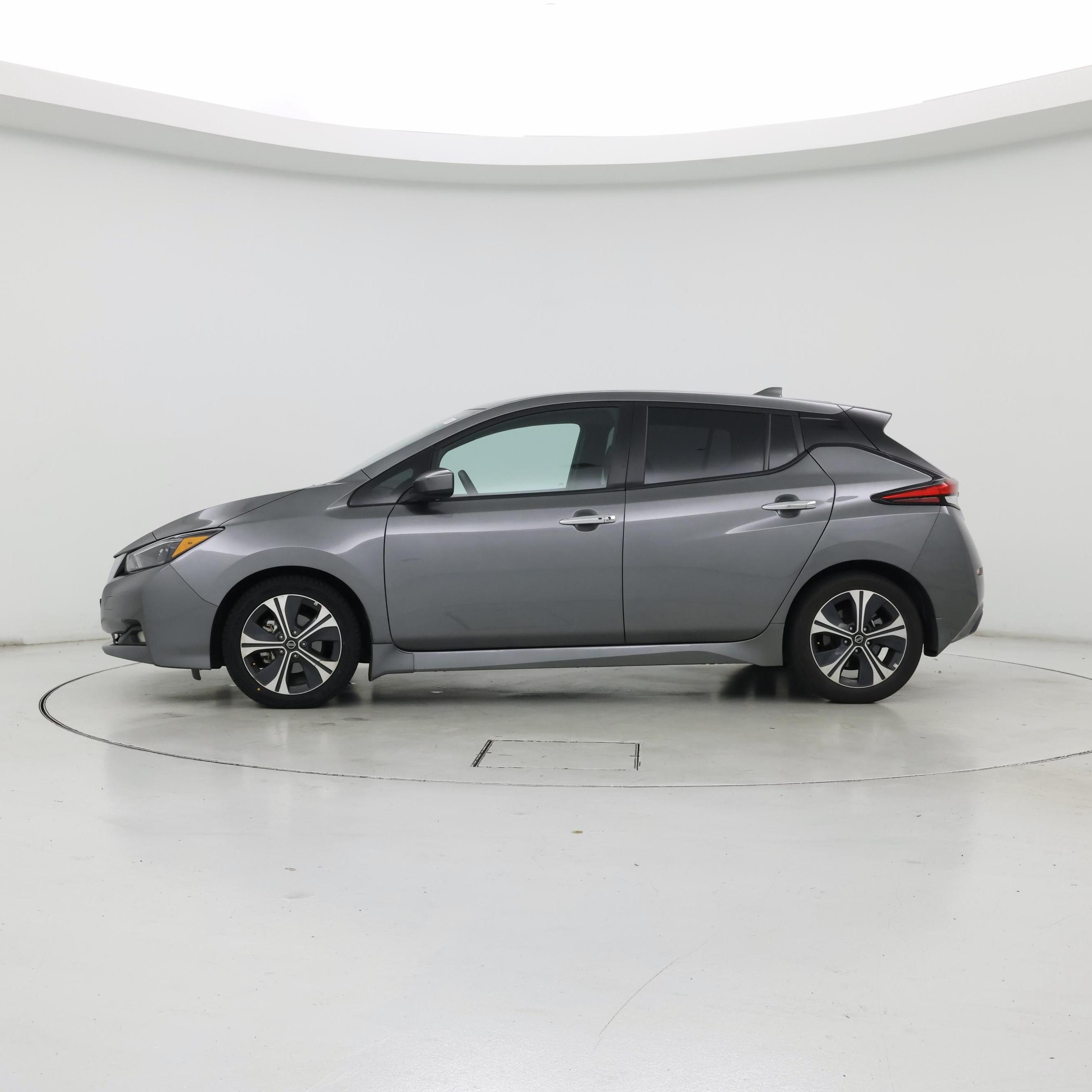 Thumbnail: 2022 Nissan Leaf - 3