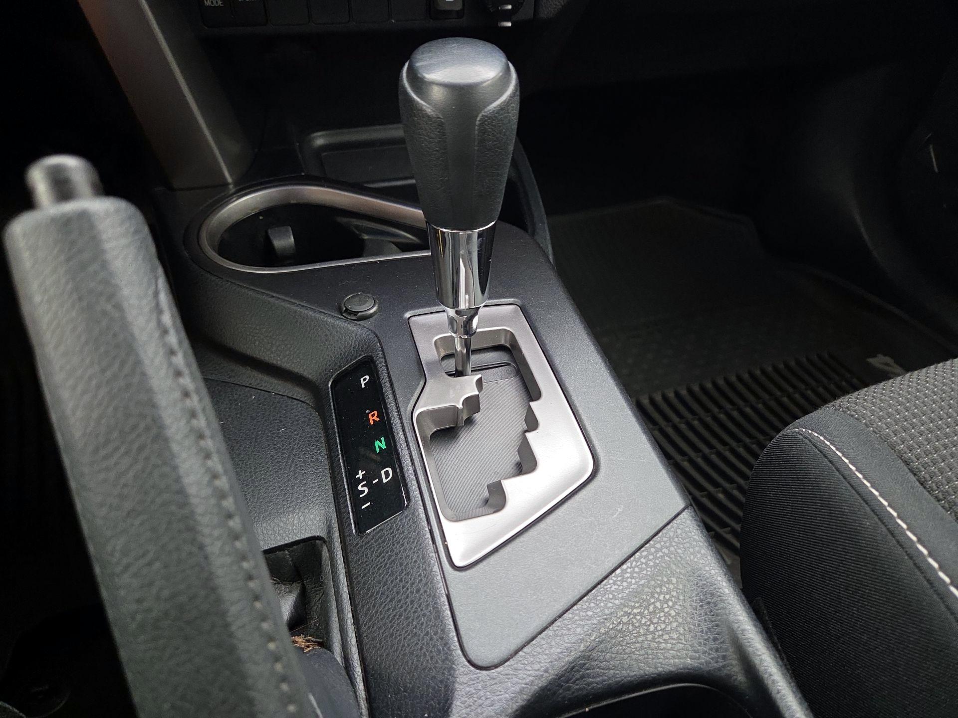 Thumbnail: 2018 Toyota RAV4 - 17