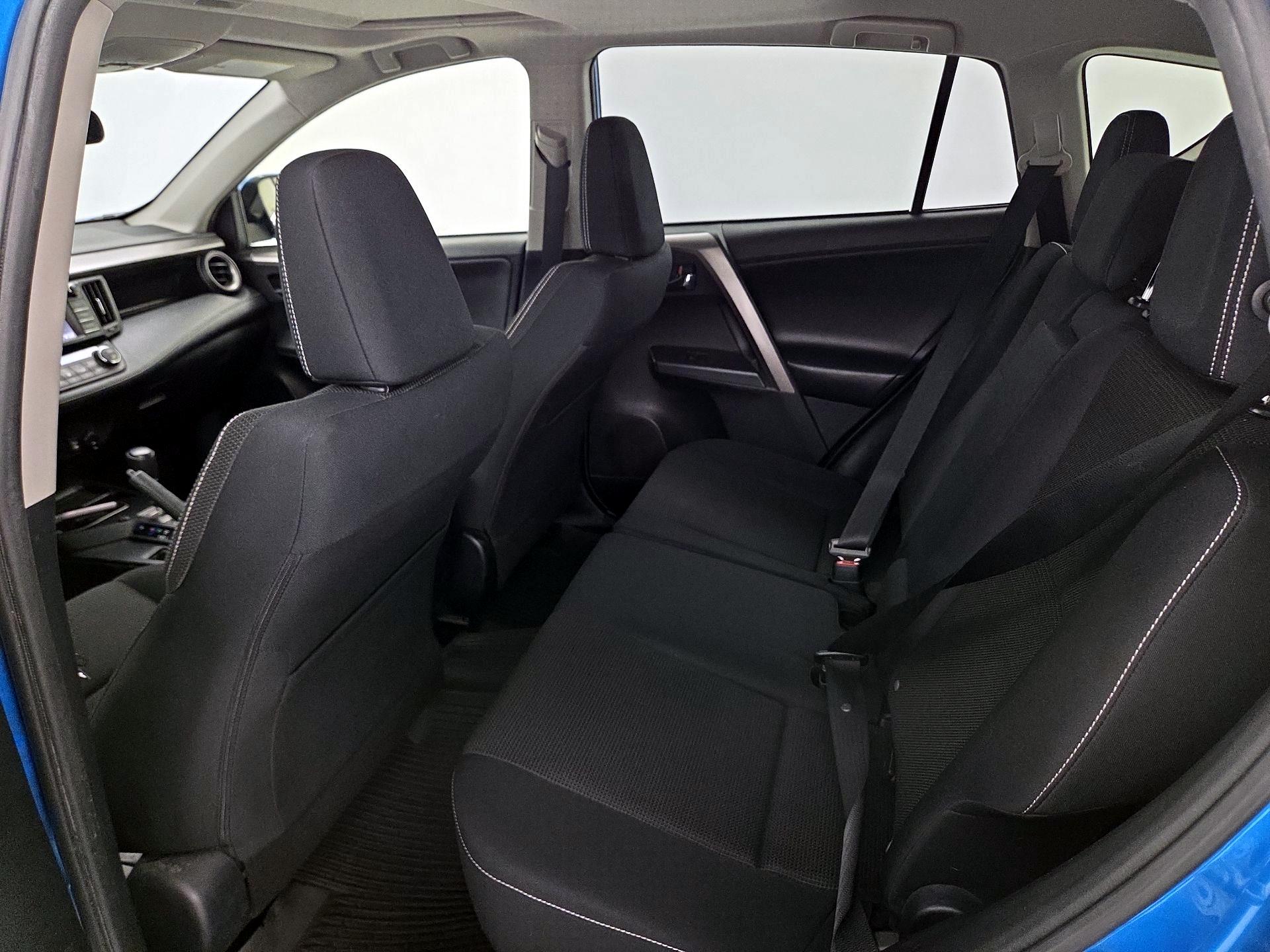 Thumbnail: 2018 Toyota RAV4 - 20