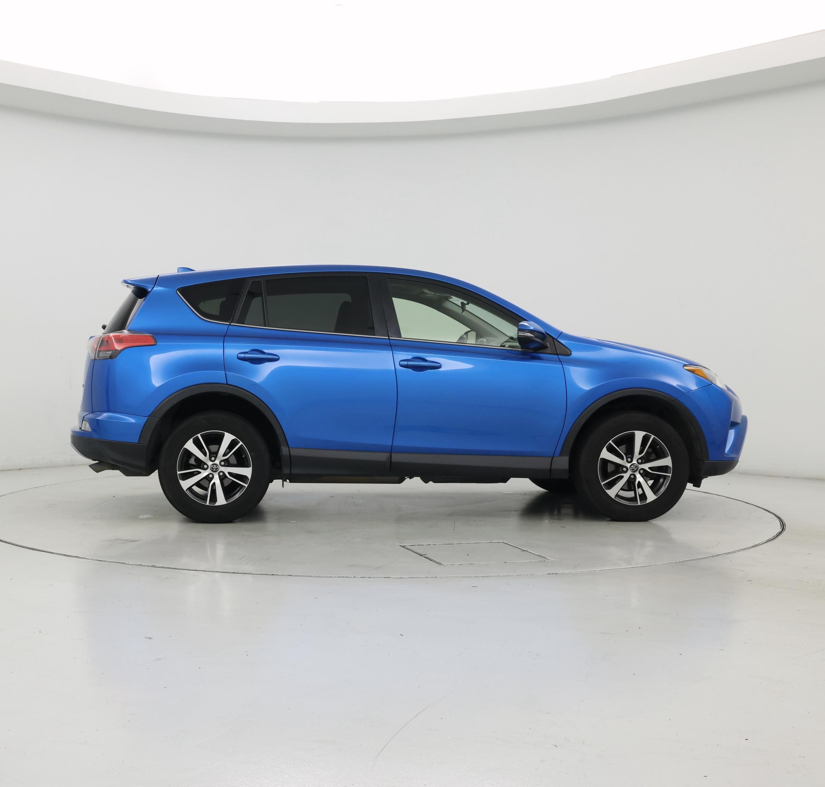 Thumbnail: 2018 Toyota RAV4 - 7