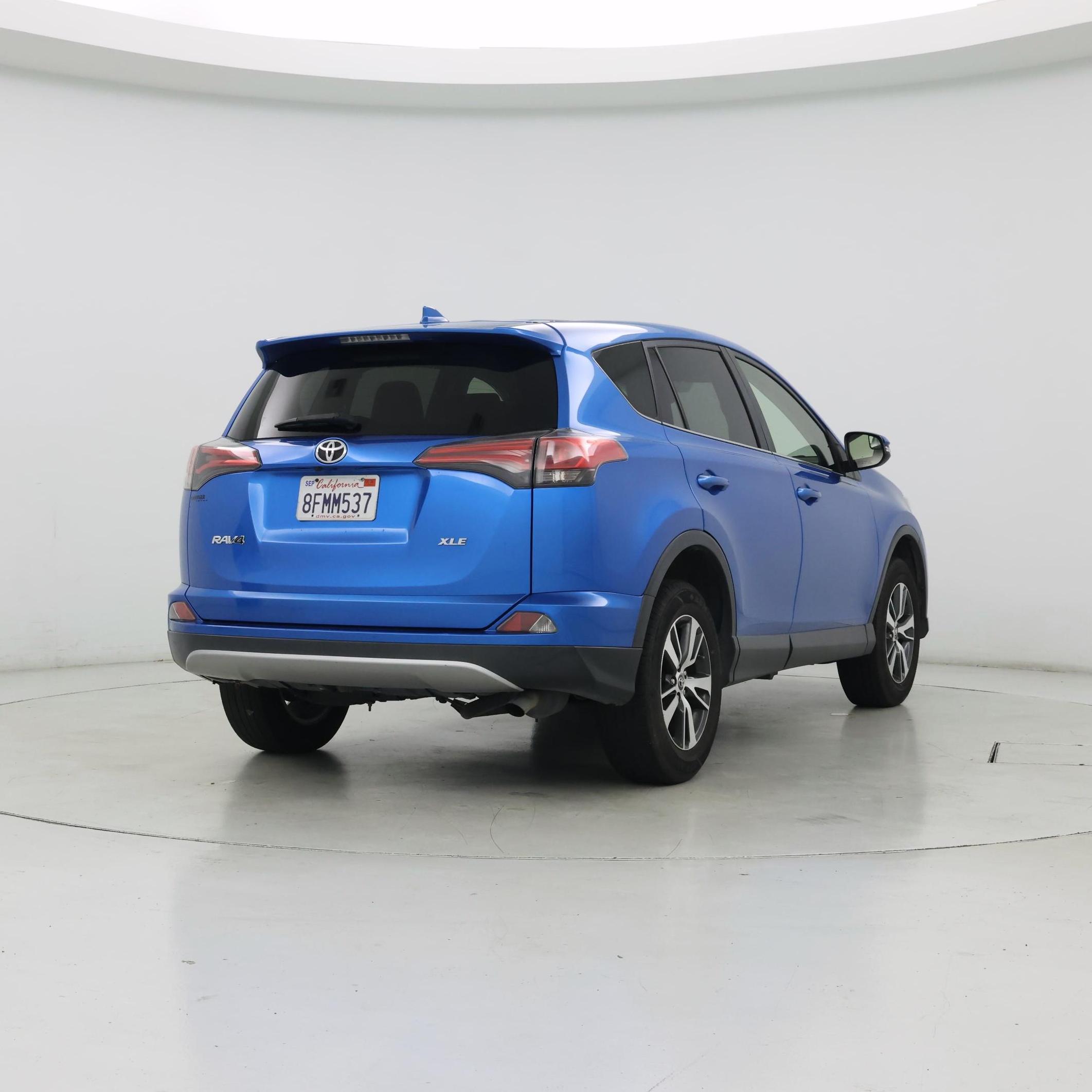 Thumbnail: 2018 Toyota RAV4 - 8