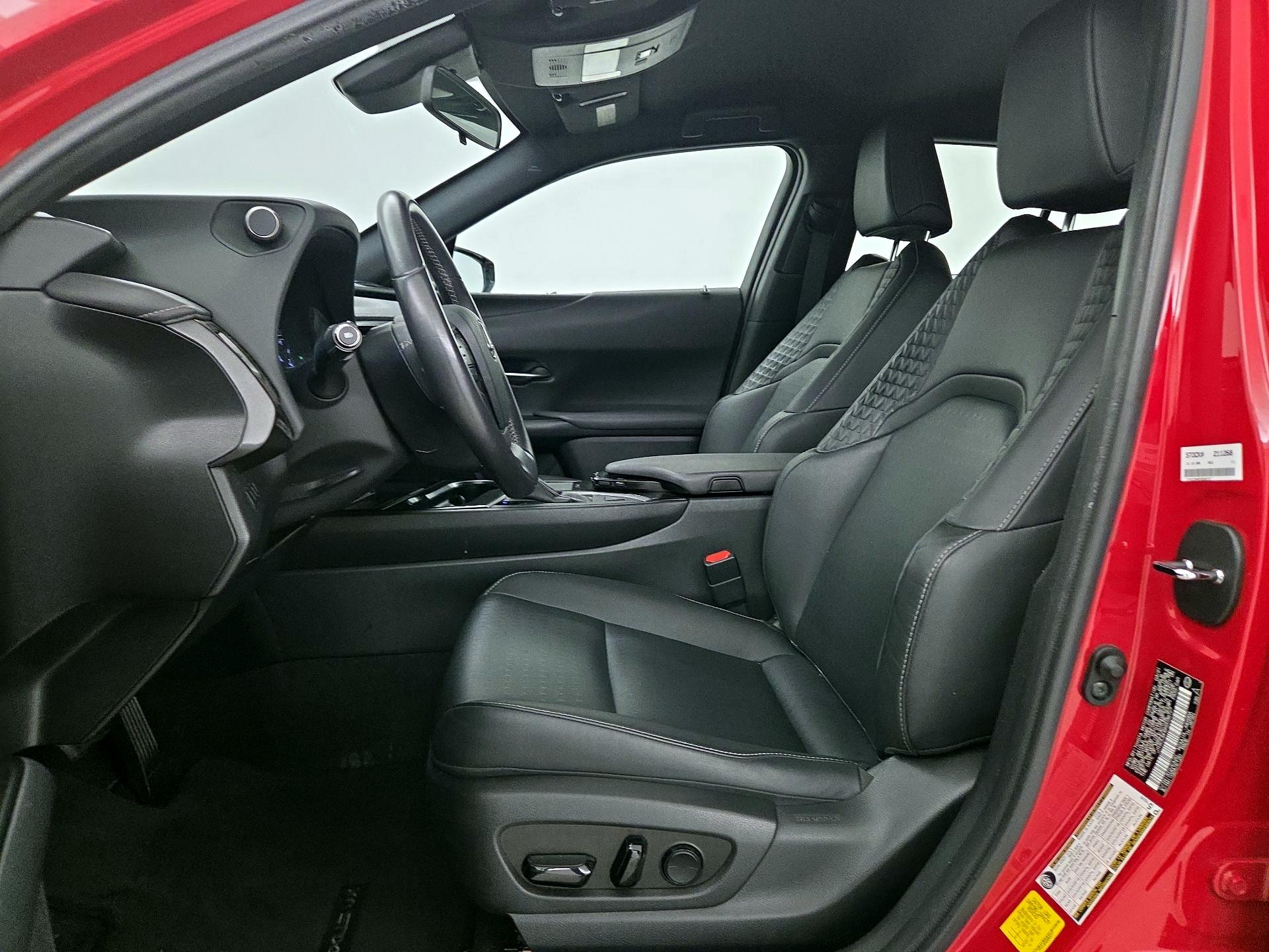 Thumbnail: 2021 Lexus UX - 11