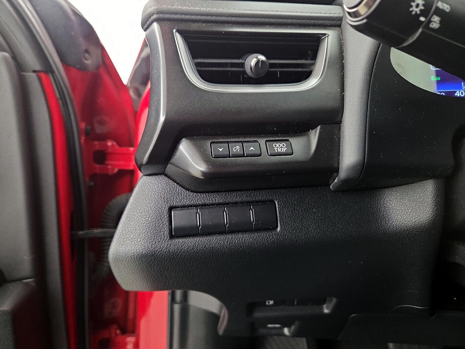 Thumbnail: 2021 Lexus UX - 13