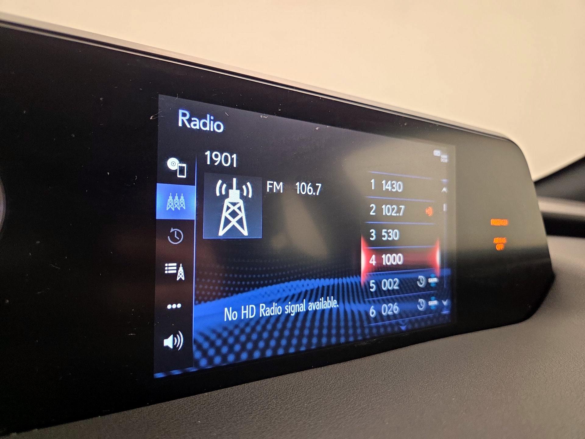 Thumbnail: 2021 Lexus UX - 15