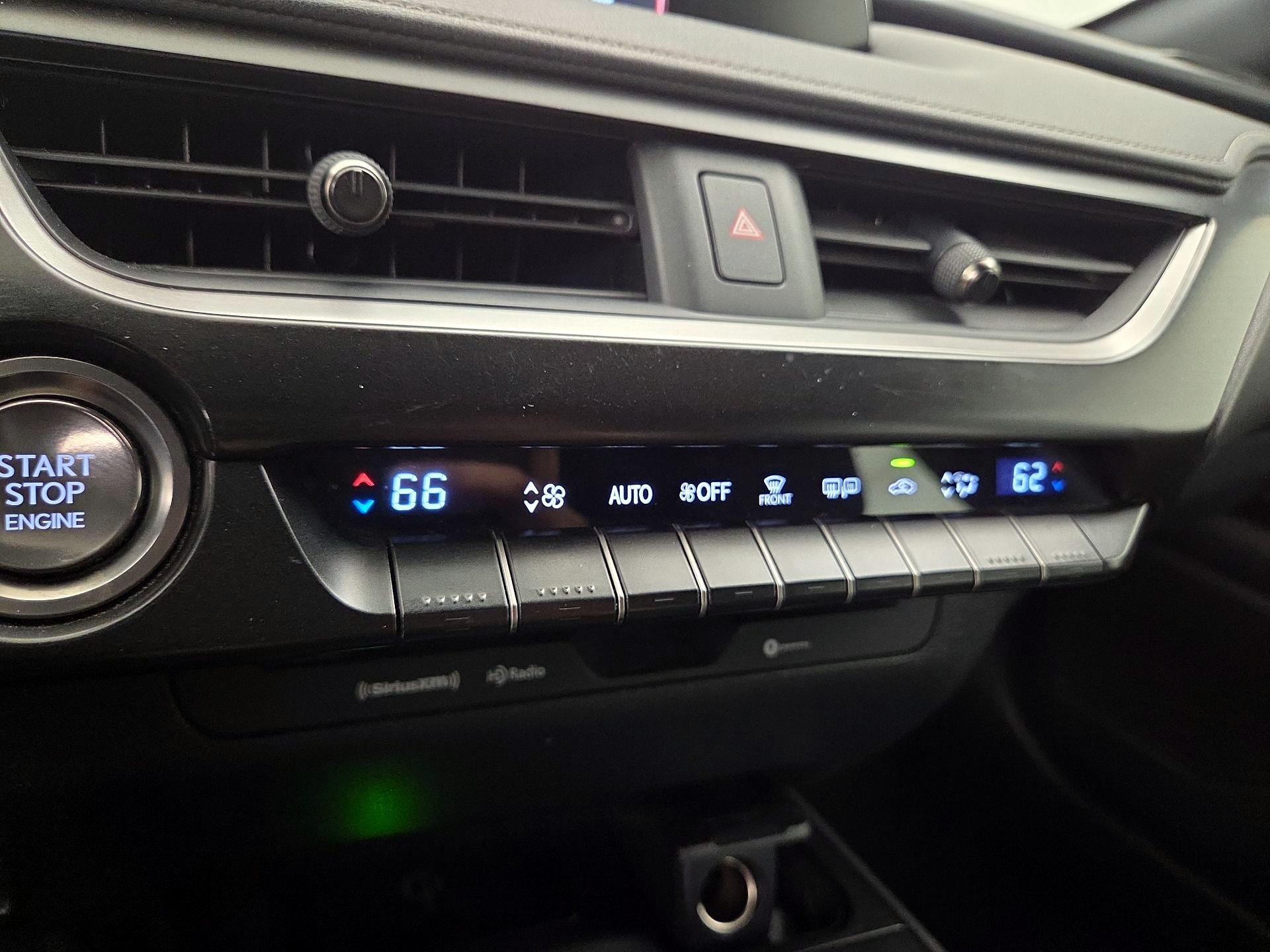 Thumbnail: 2021 Lexus UX - 16