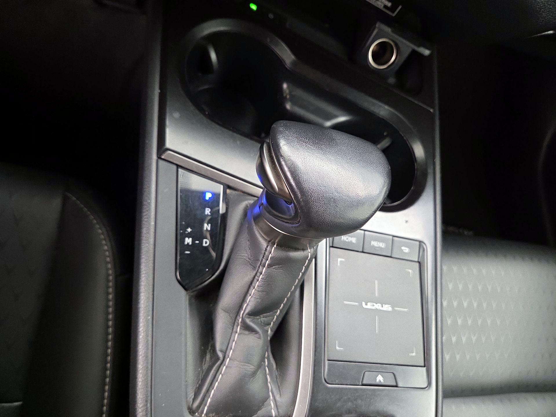 Thumbnail: 2021 Lexus UX - 17