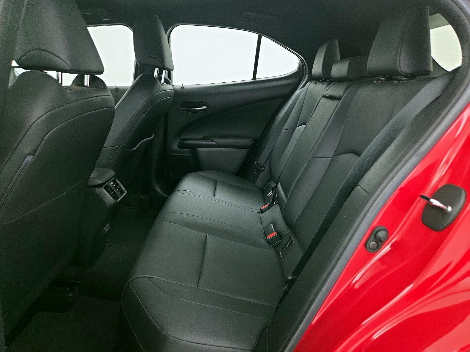 Thumbnail: 2021 Lexus UX - 19