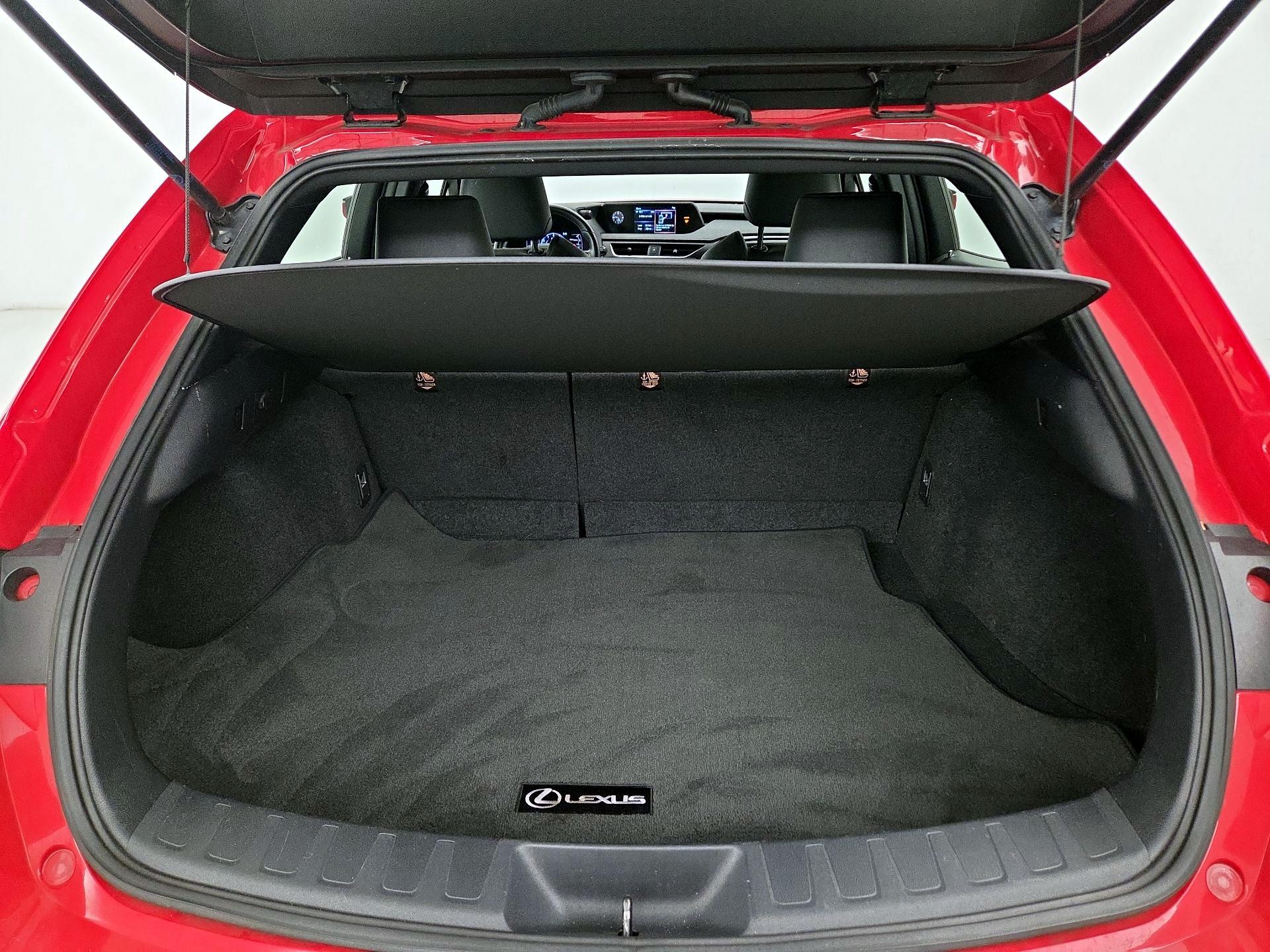 Thumbnail: 2021 Lexus UX - 20